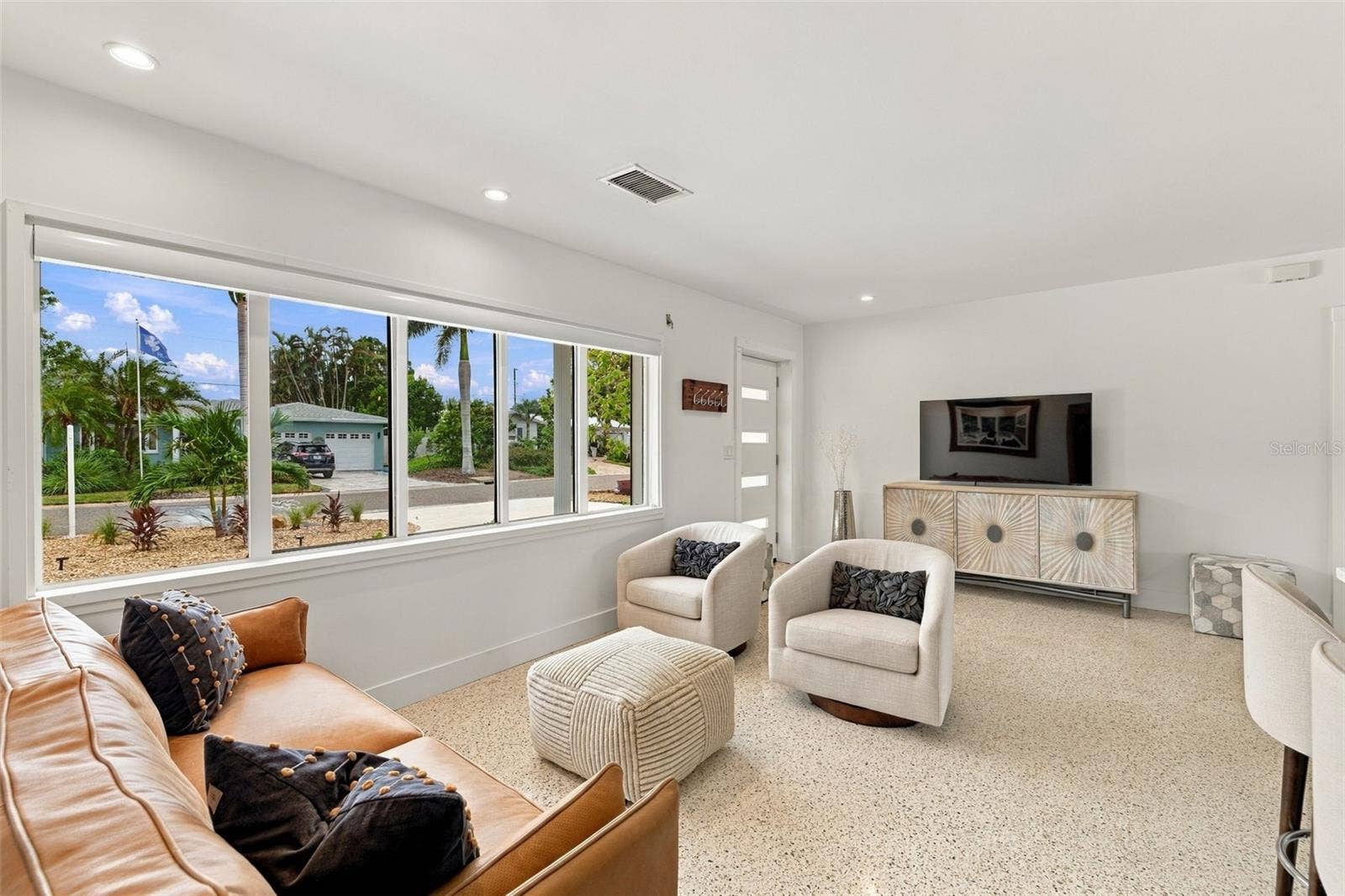 2440 S SHORE DRIVE SE, St Petersburg, FL 33705 2440 S SHORE DRIVE SE, St Petersburg, FL 33705
