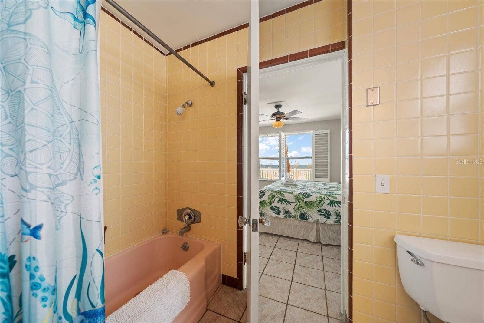 1512 GULF BOULEVARD, Indian Rocks Beach, FL 33785 Main home-Primary bathroom