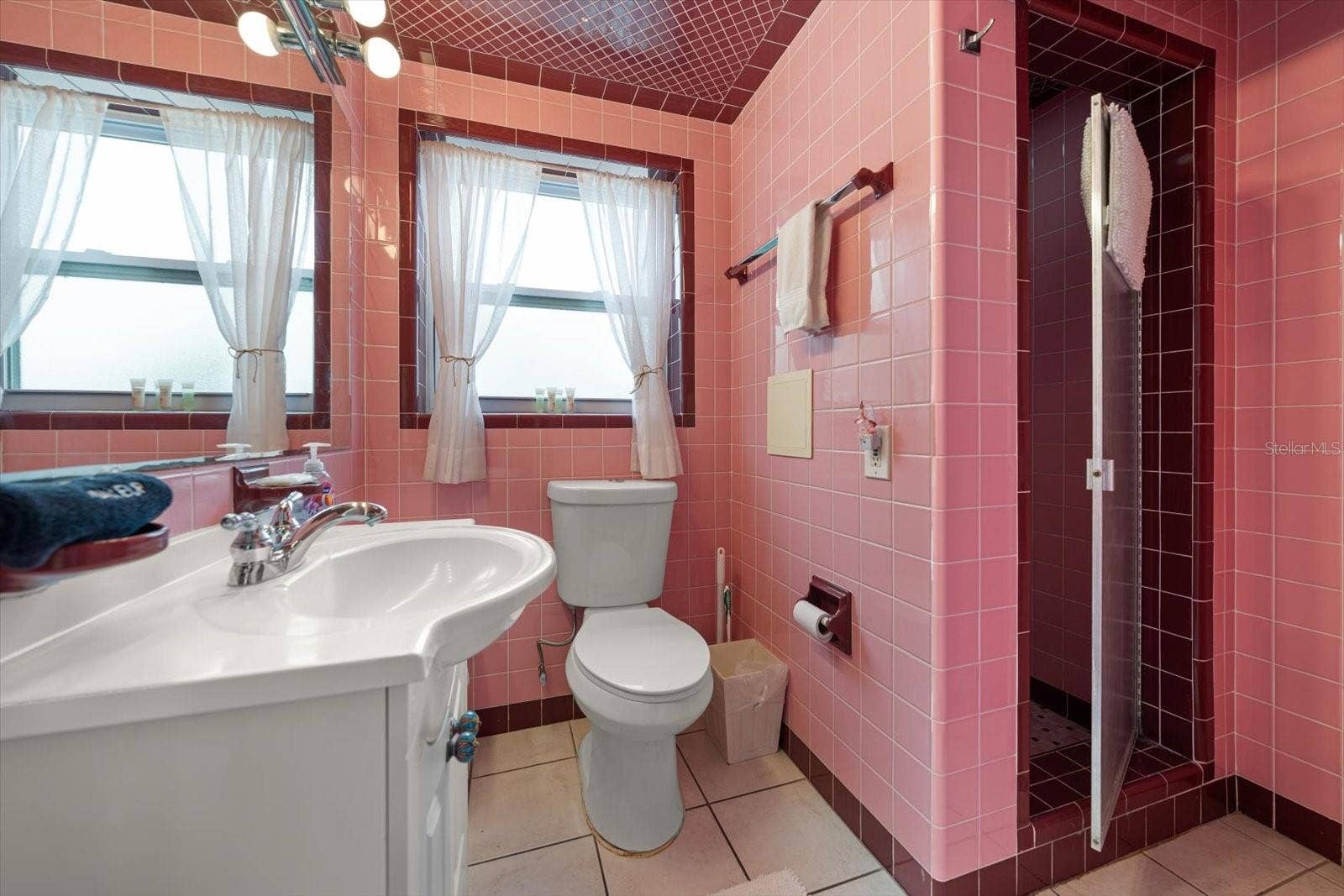 1512 GULF BOULEVARD, Indian Rocks Beach, FL 33785 One bedroom apartemnt-note the vintage tile work