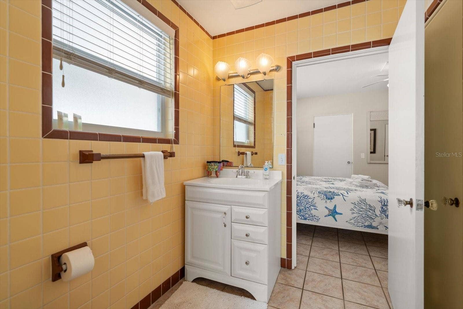 1512 GULF BOULEVARD, Indian Rocks Beach, FL 33785 Main home- primary bathroom