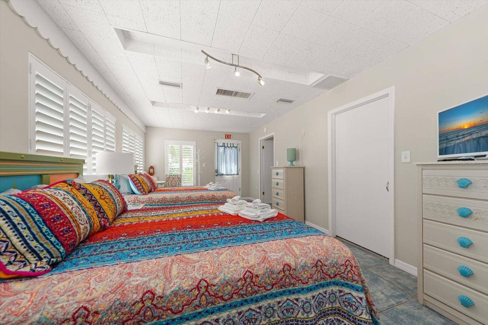 1512 GULF BOULEVARD, Indian Rocks Beach, FL 33785 One bedroom - large bedroom!