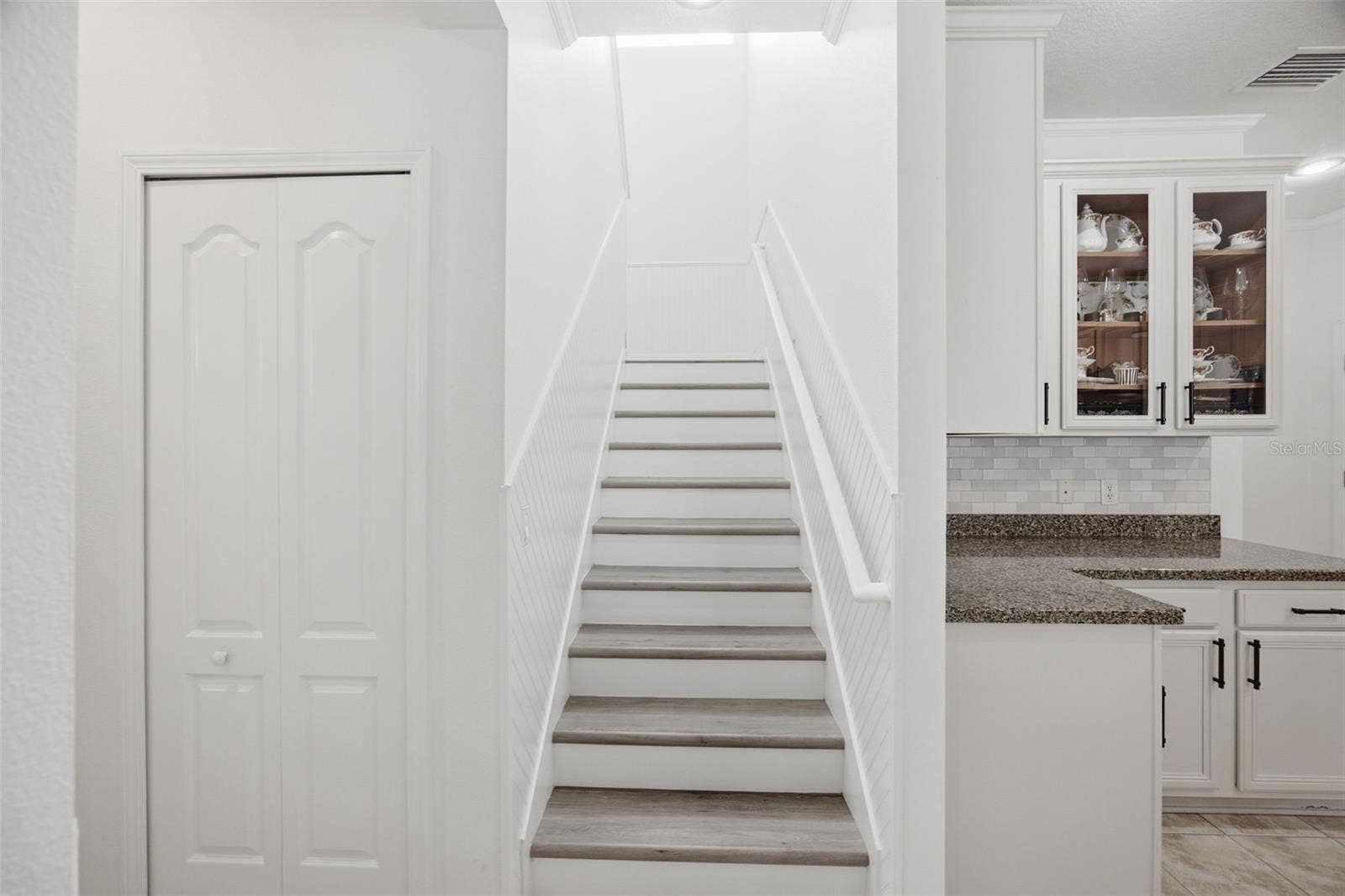 2524 CROSS MORE STREET, Valrico, FL 33594 Stairs