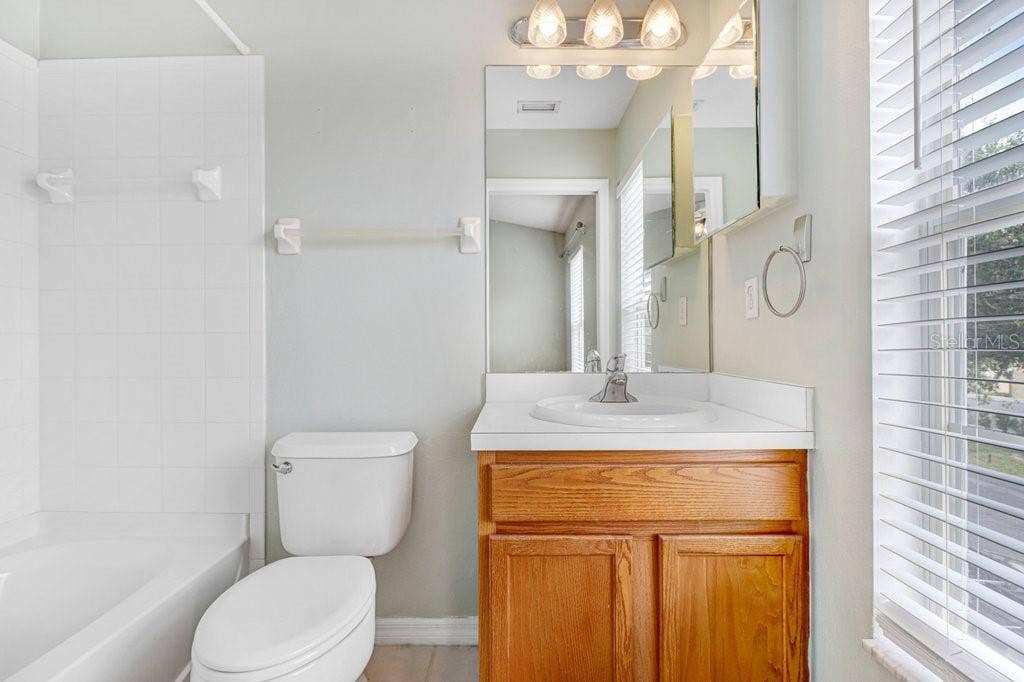 12635 KINGS CROSSING DRIVE, Gibsonton, FL 33534 Primary Bath