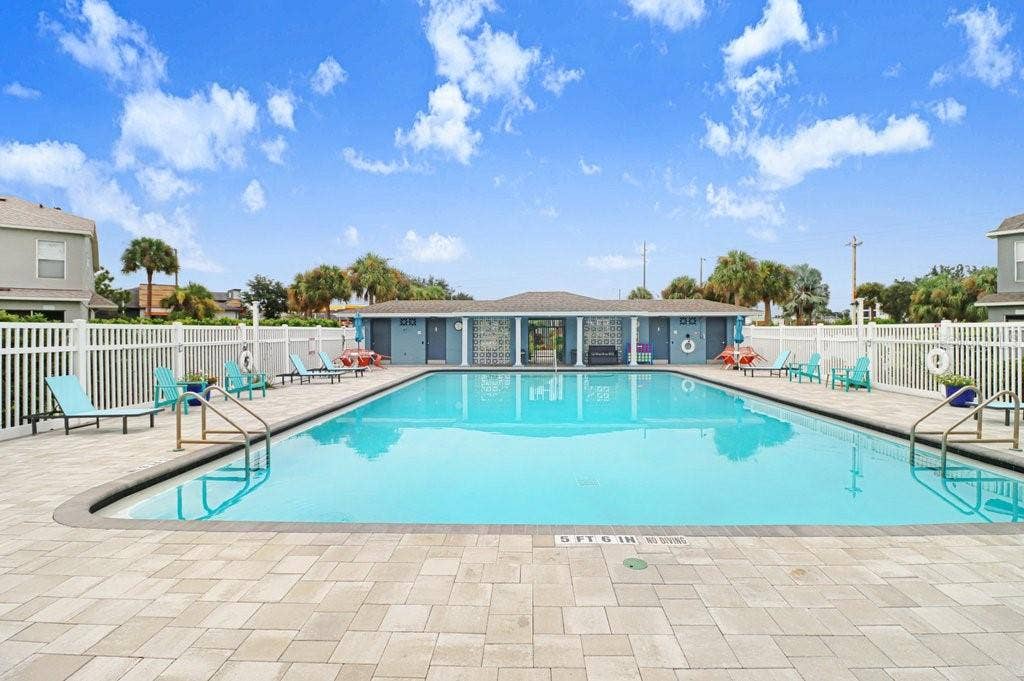 12635 KINGS CROSSING DRIVE, Gibsonton, FL 33534 Community Pool