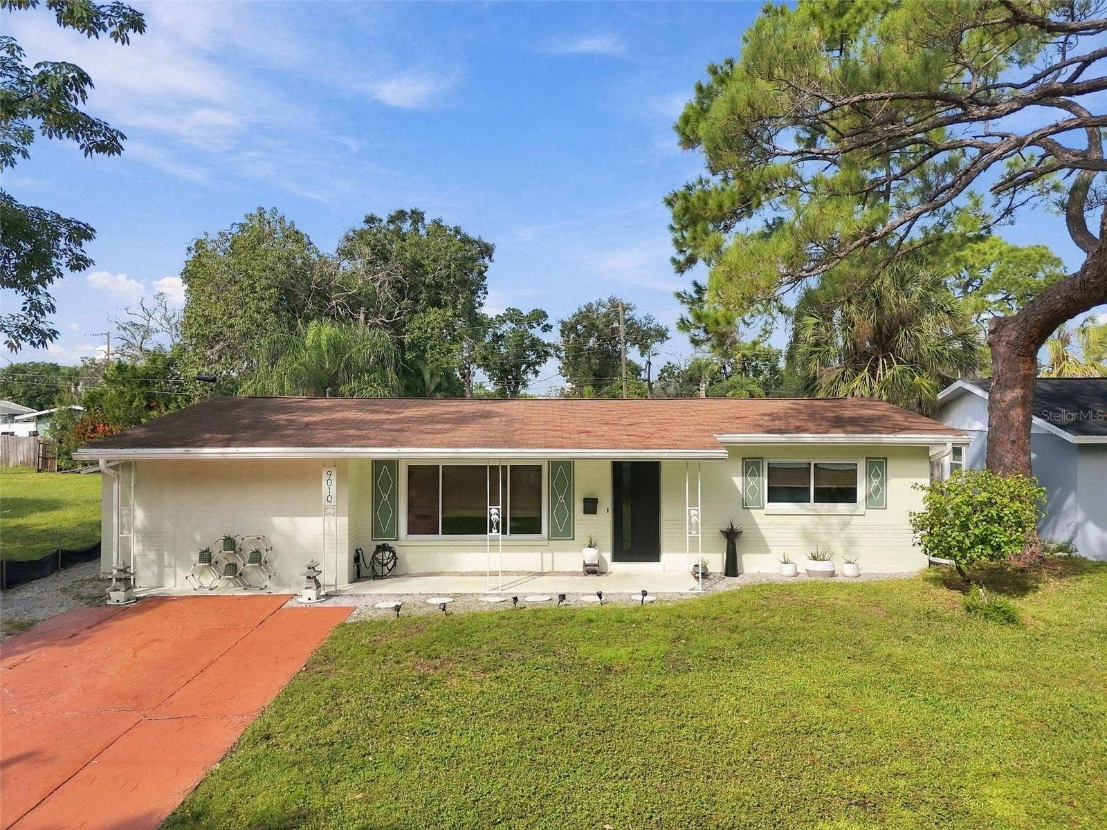 9010 1ST STREET N, St Petersburg, FL 33702 9010 1ST STREET N, St Petersburg, FL 33702