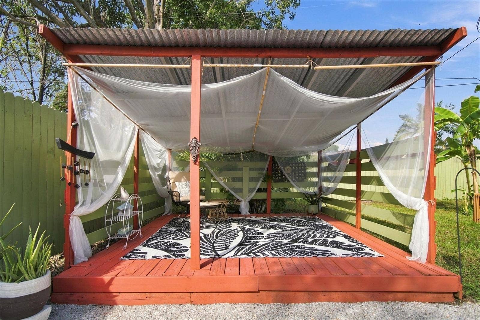 9010 1ST STREET N, St Petersburg, FL 33702 9010 1ST STREET N, St Petersburg, FL 33702