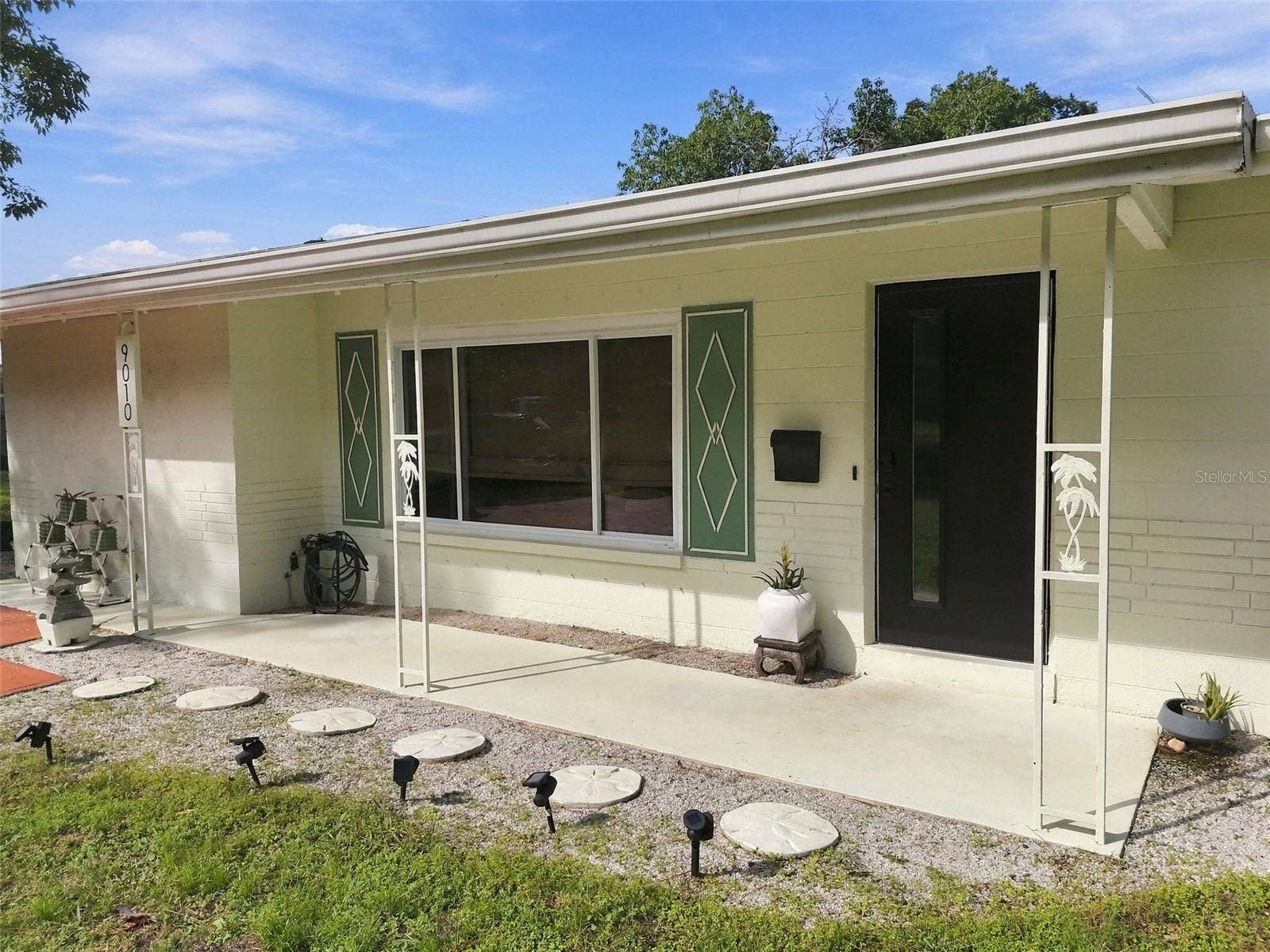 9010 1ST STREET N, St Petersburg, FL 33702 9010 1ST STREET N, St Petersburg, FL 33702