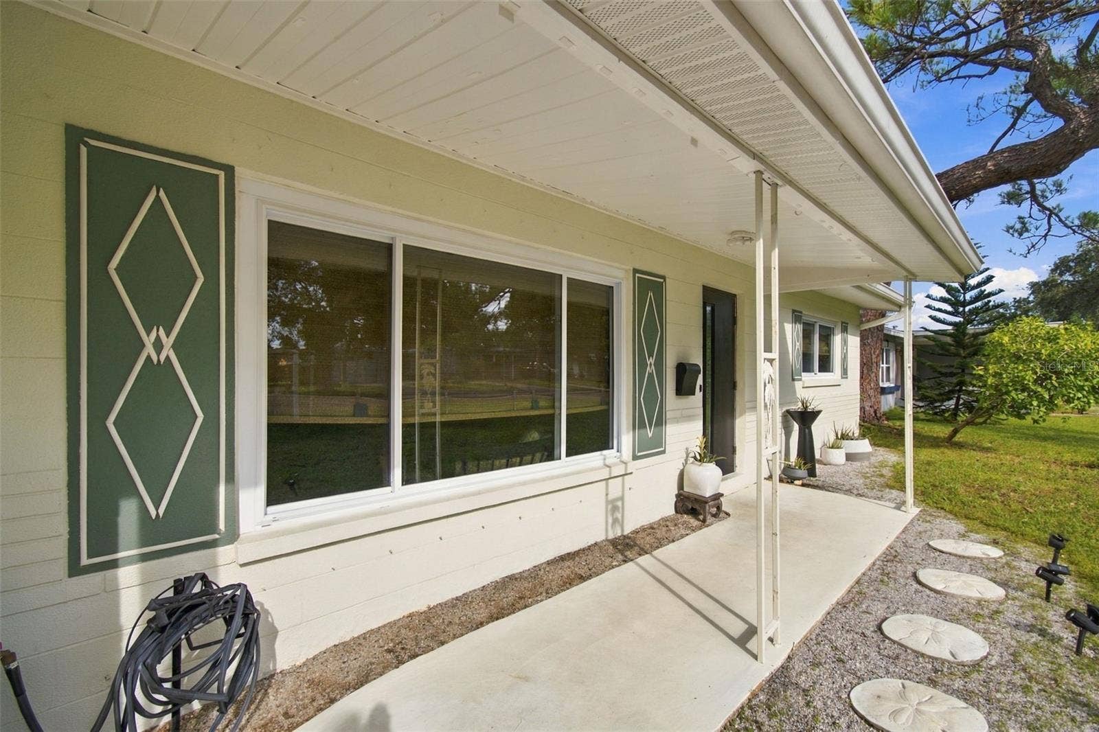 9010 1ST STREET N, St Petersburg, FL 33702 9010 1ST STREET N, St Petersburg, FL 33702