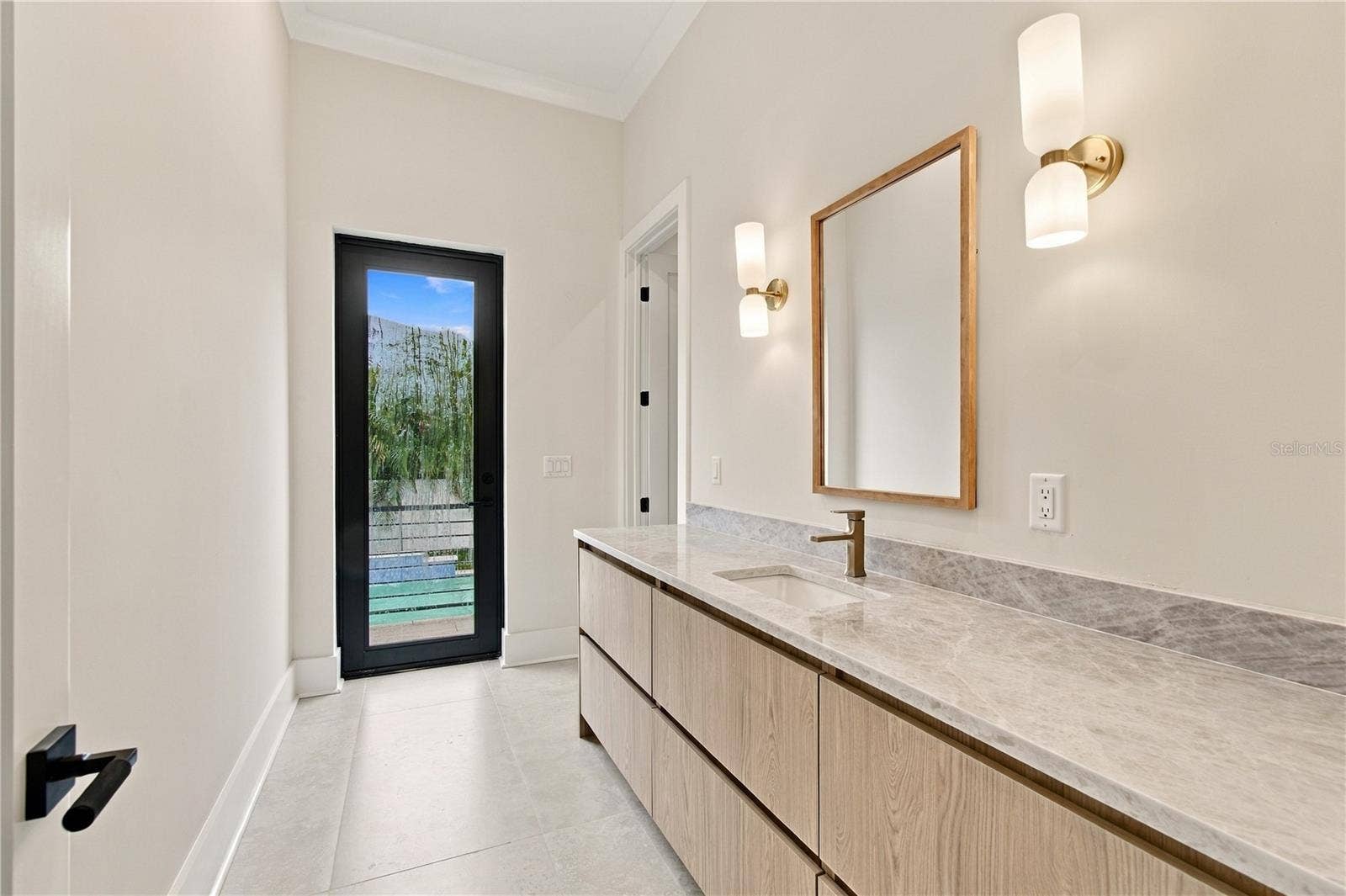3615 S LIGHTNER DRIVE, Tampa, FL 33629 Pool Bathroom