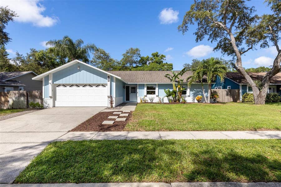 Property photo for 724 GLENGARY LN, Palm Harbor, FL