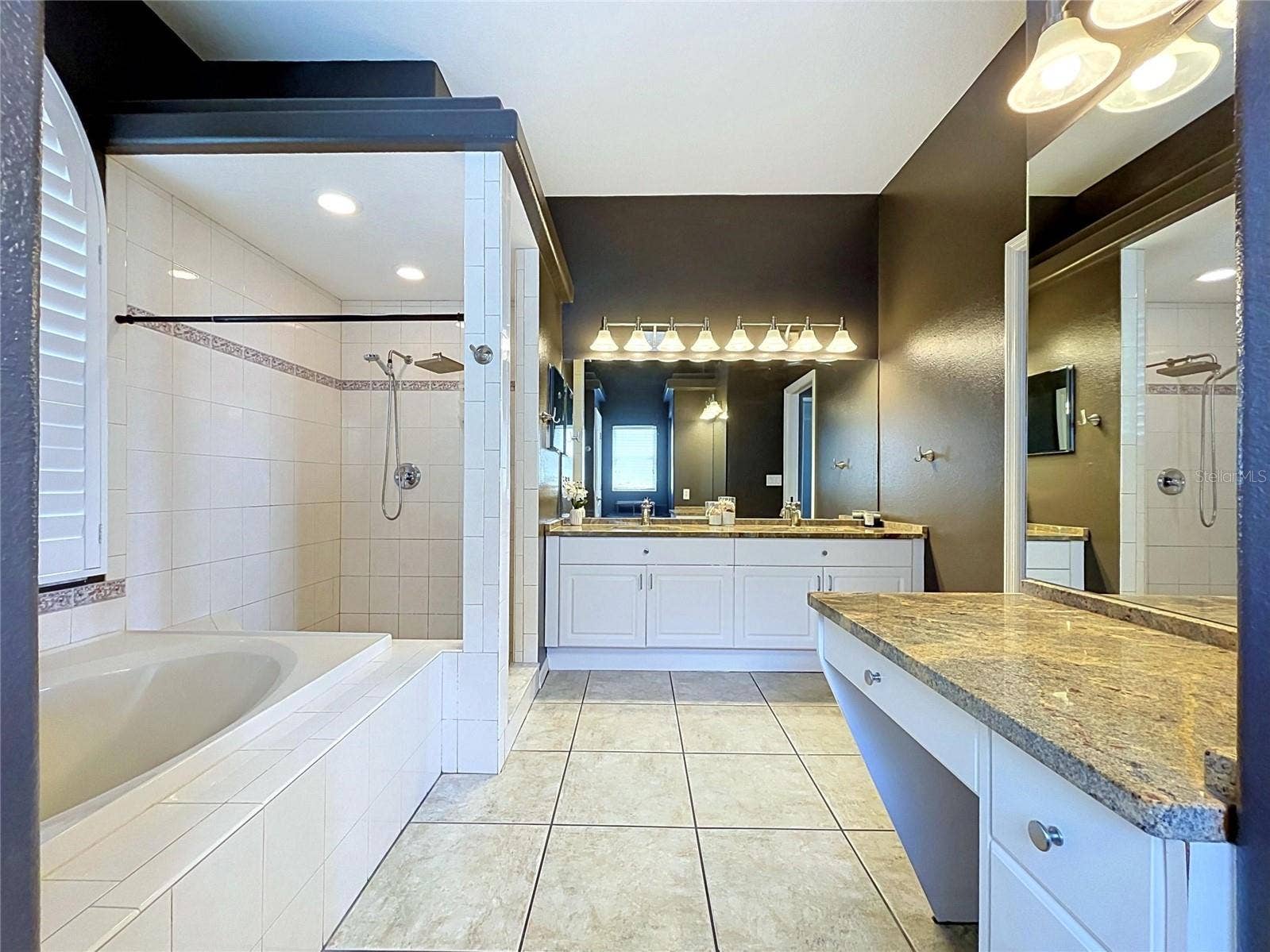1161 MARINA DRIVE, Tarpon Springs, FL 34689 1161 MARINA DRIVE, Tarpon Springs, FL 34689