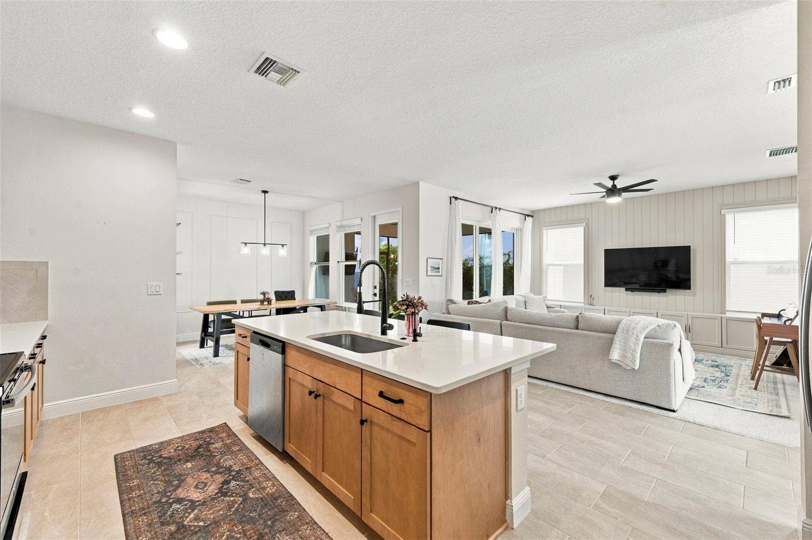 28592 COZY CREEK DRIVE, Wesley Chapel, FL 33543 28592 COZY CREEK DRIVE, Wesley Chapel, FL 33543