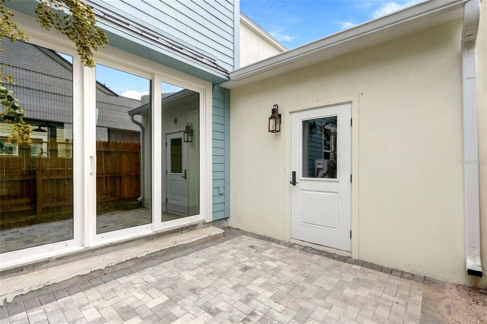 2544 1ST AVENUE N, St Petersburg, FL 33713 1st Floor Private Patio with Garage access