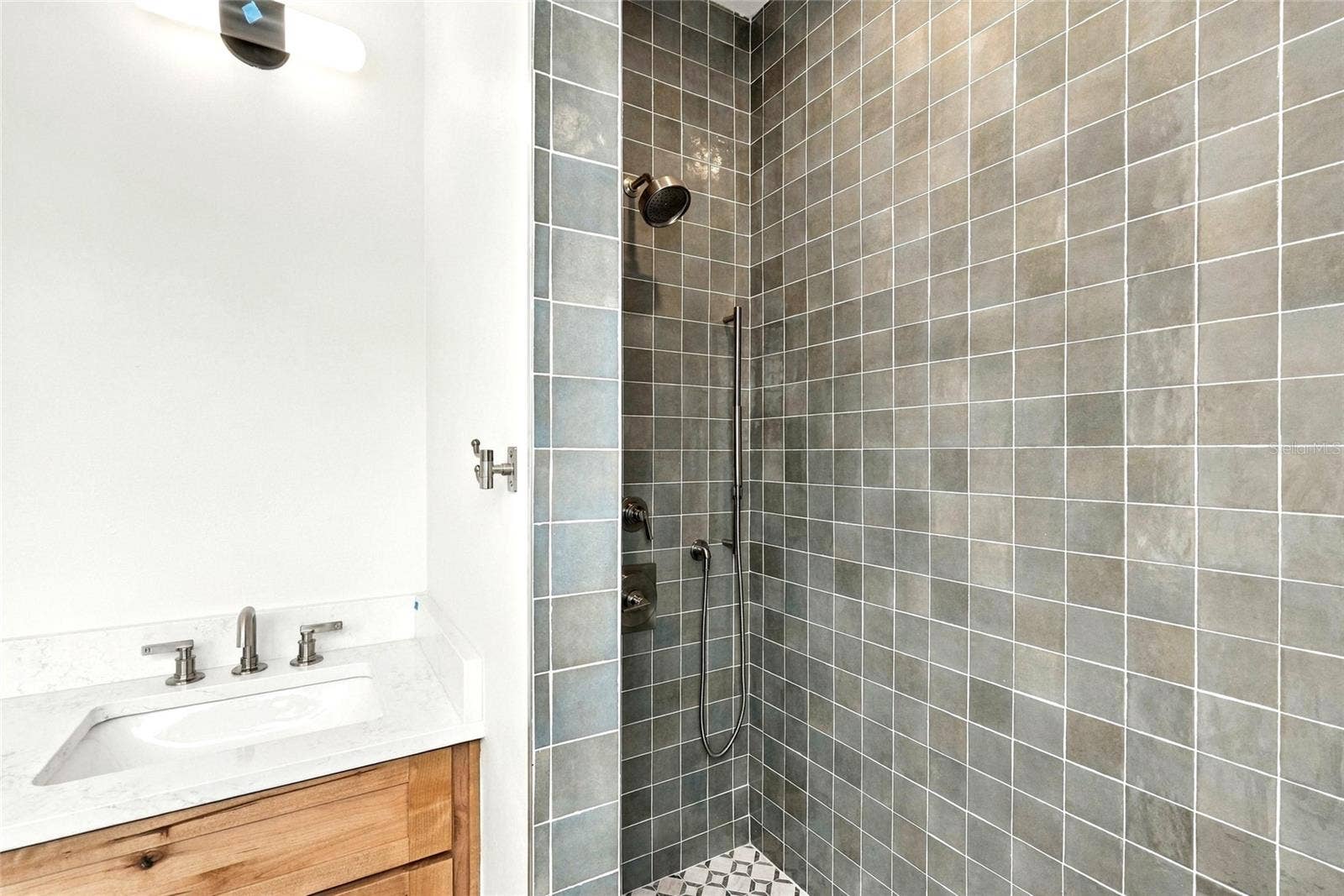 2544 1ST AVENUE N, St Petersburg, FL 33713 2nd Floor Primary Bedroom En Suite Bathroom