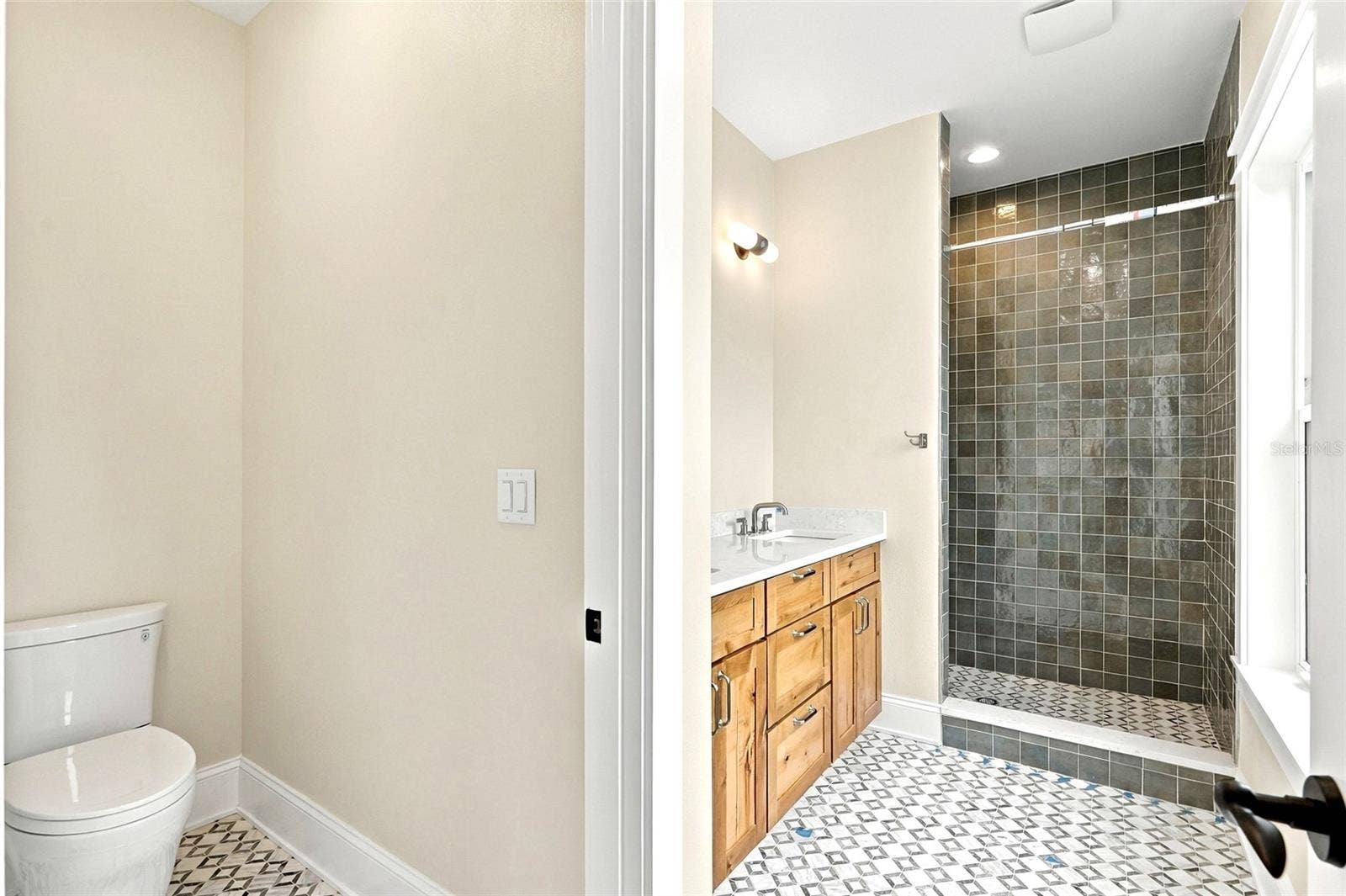 2544 1ST AVENUE N, St Petersburg, FL 33713 2nd Floor Primary Bedroom En Suite Bathroom