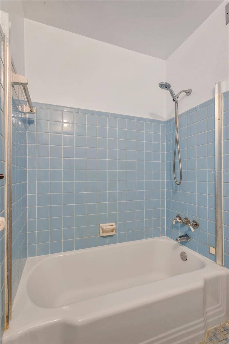 2002 E CRENSHAW STREET, Tampa, FL 33610 2002 E CRENSHAW STREET, Tampa, FL 33610