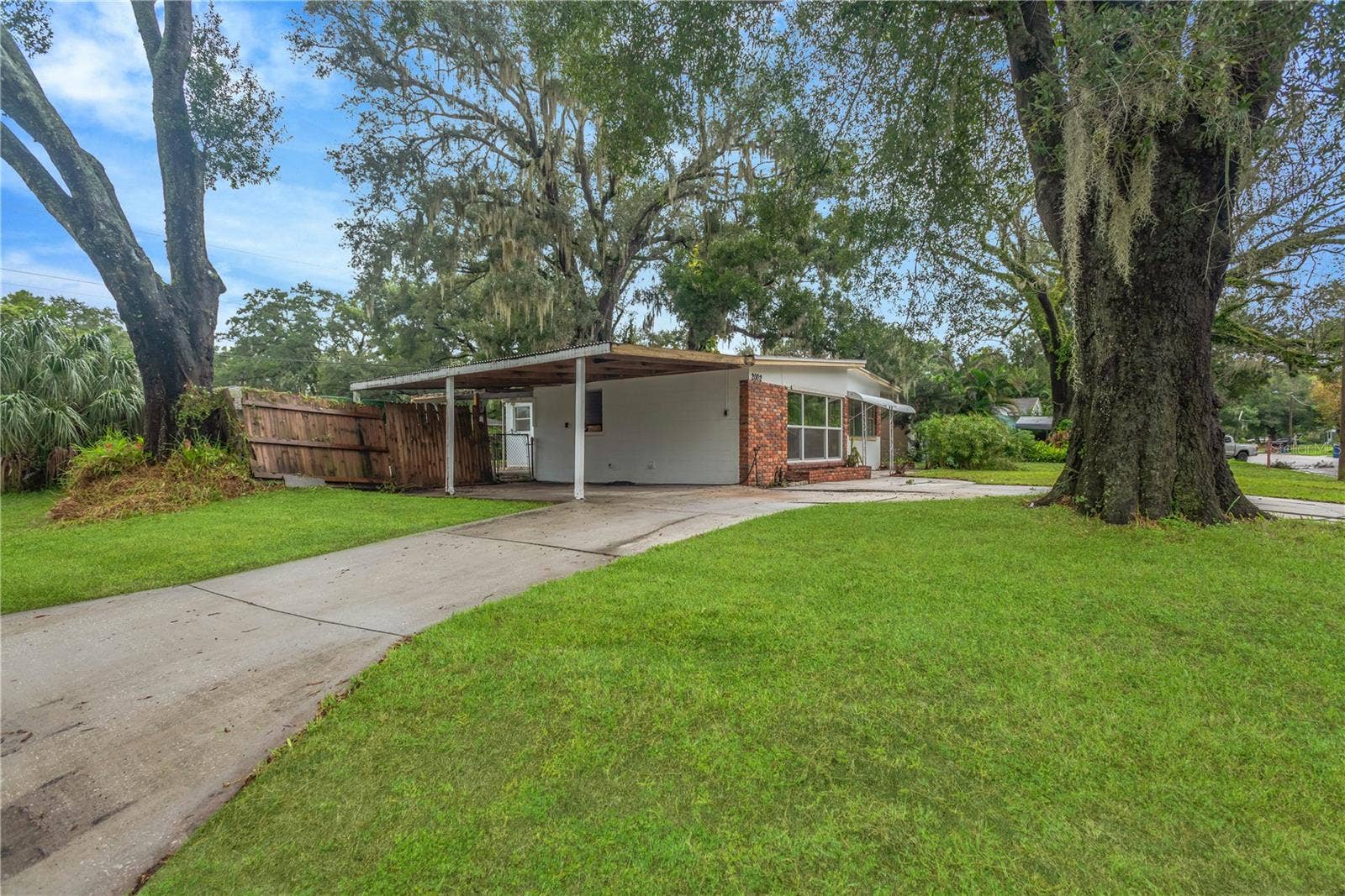 2002 E CRENSHAW STREET, Tampa, FL 33610 2002 E CRENSHAW STREET, Tampa, FL 33610