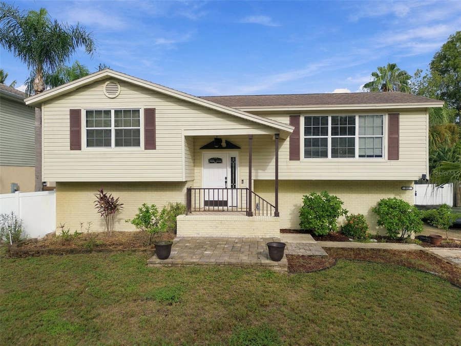 Property photo for 915 LYNNLEA LANE, Tarpon Springs, FL