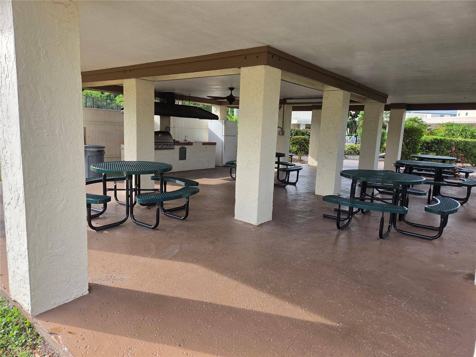 5969 TERRACE PARK DRIVE N, #305, St Petersburg, FL 33709 Barbeque/picnic area