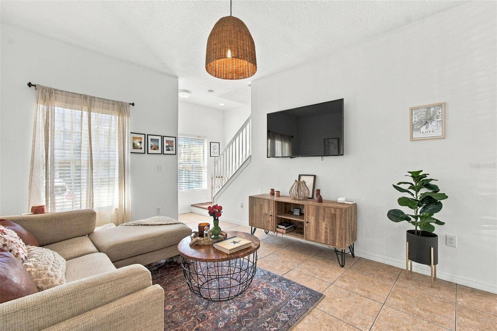 8524 GABLEBEND WAY, Tampa, FL 33647 Lots of windows to bring in the natural light
