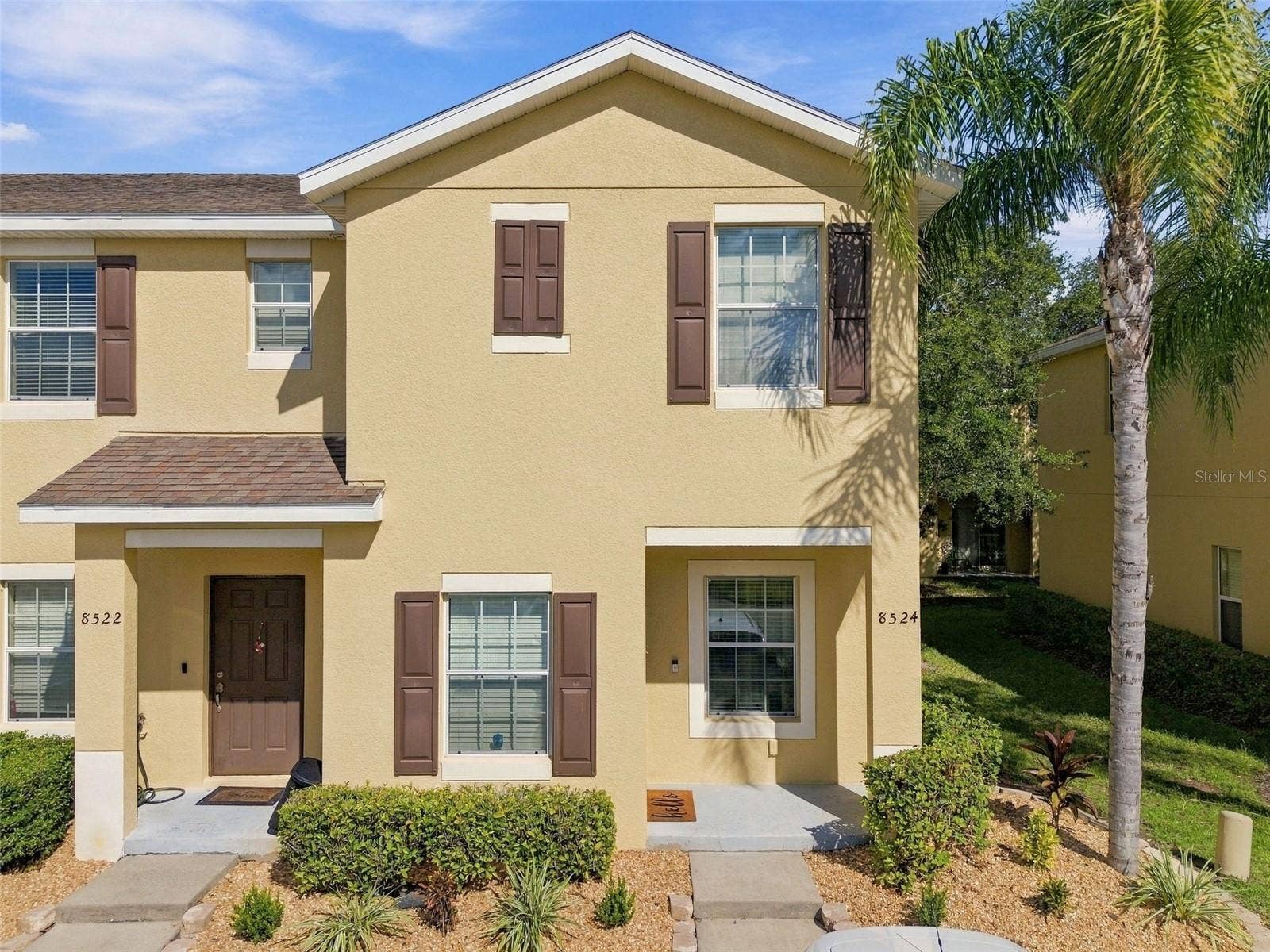 8524 GABLEBEND WAY, Tampa, FL 33647 Beautiful End Unit Townhome