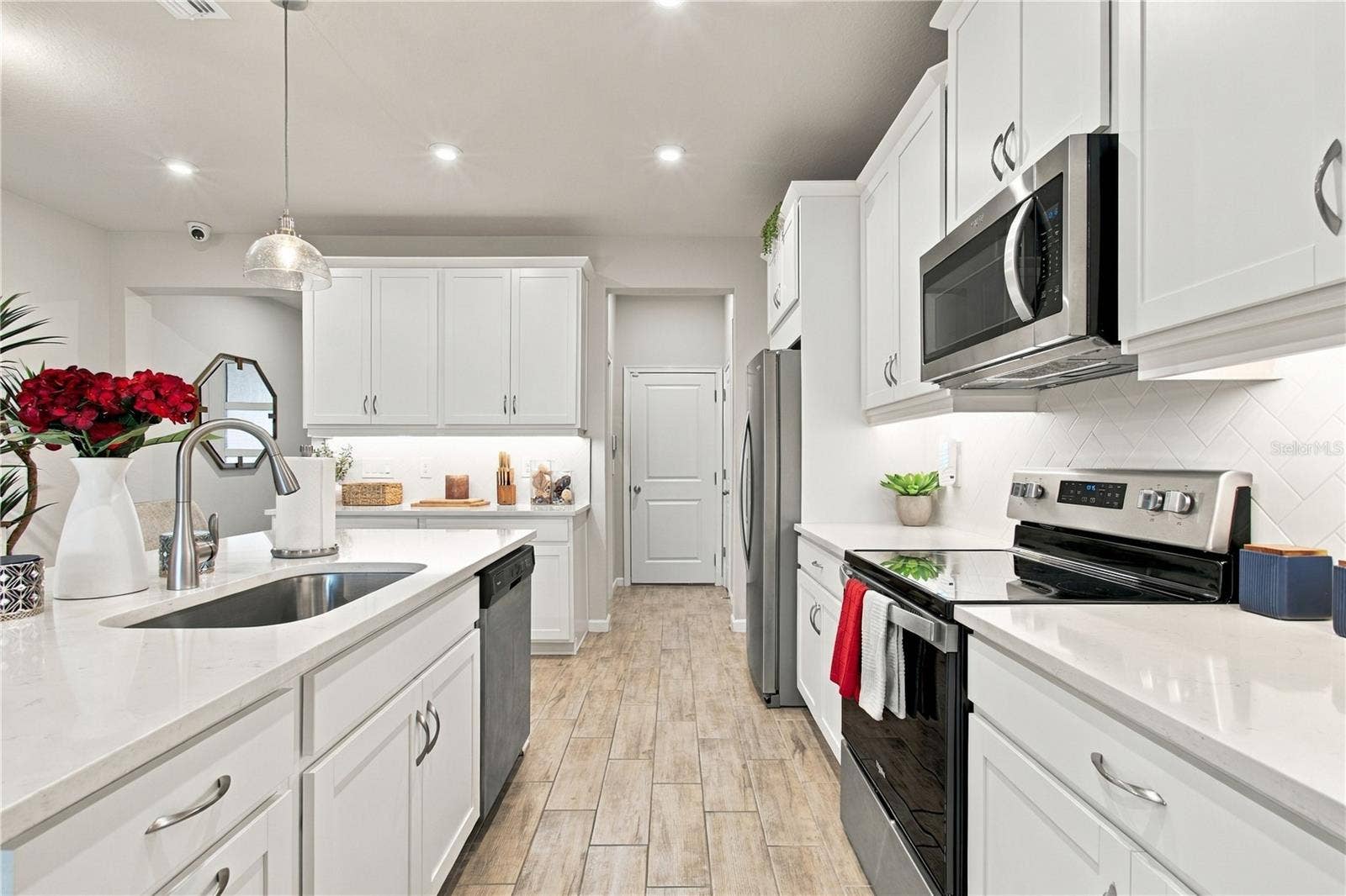 31564 WOODLAND RACE LOOP, Wesley Chapel, FL 33545 31564 WOODLAND RACE LOOP, Wesley Chapel, FL 33545