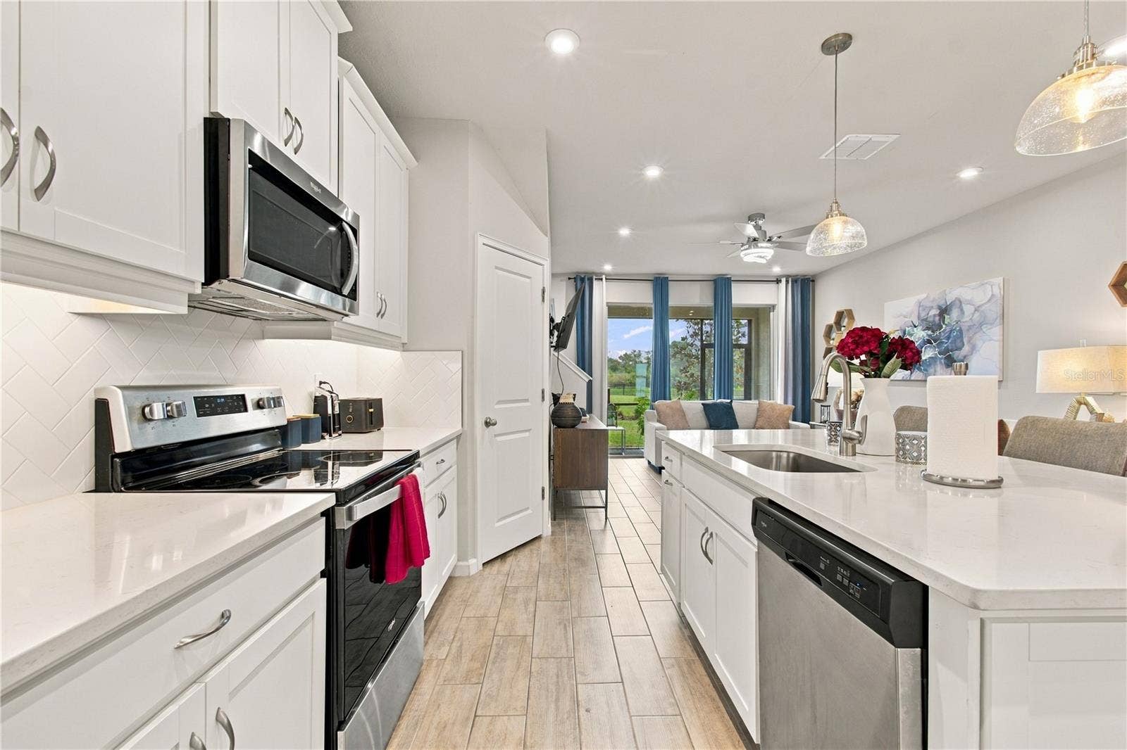 31564 WOODLAND RACE LOOP, Wesley Chapel, FL 33545 31564 WOODLAND RACE LOOP, Wesley Chapel, FL 33545