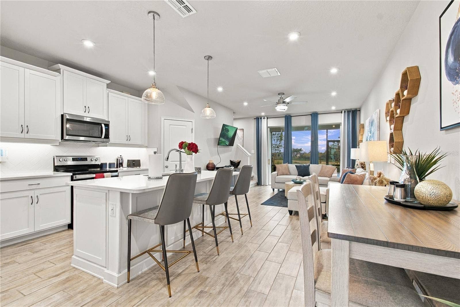 31564 WOODLAND RACE LOOP, Wesley Chapel, FL 33545 31564 WOODLAND RACE LOOP, Wesley Chapel, FL 33545