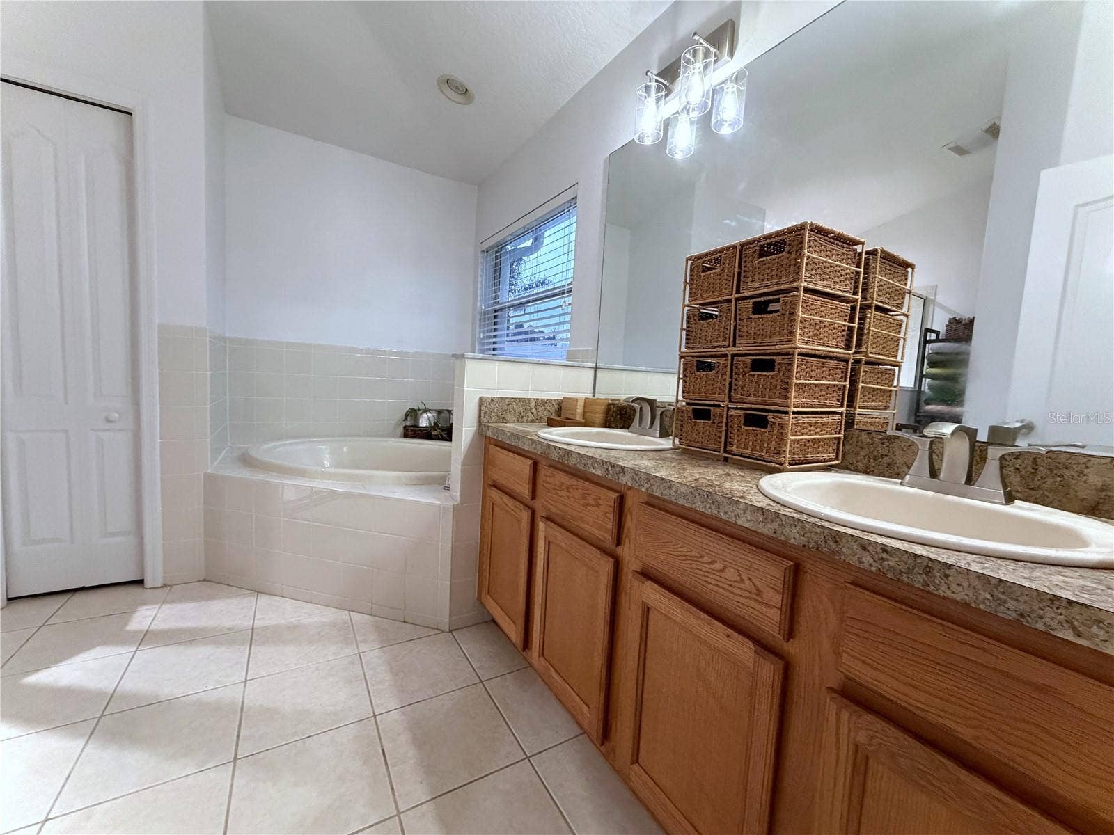 4041 LANGDRUM DRIVE, Wesley Chapel, FL 33543 4041 LANGDRUM DRIVE, Wesley Chapel, FL 33543