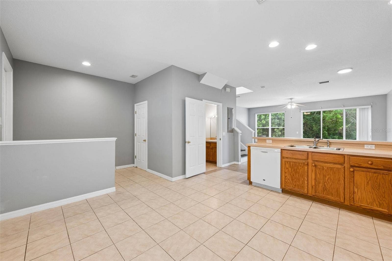 14101 CHRISTIE DRIVE, Largo, FL 33771 14101 CHRISTIE DRIVE, Largo, FL 33771