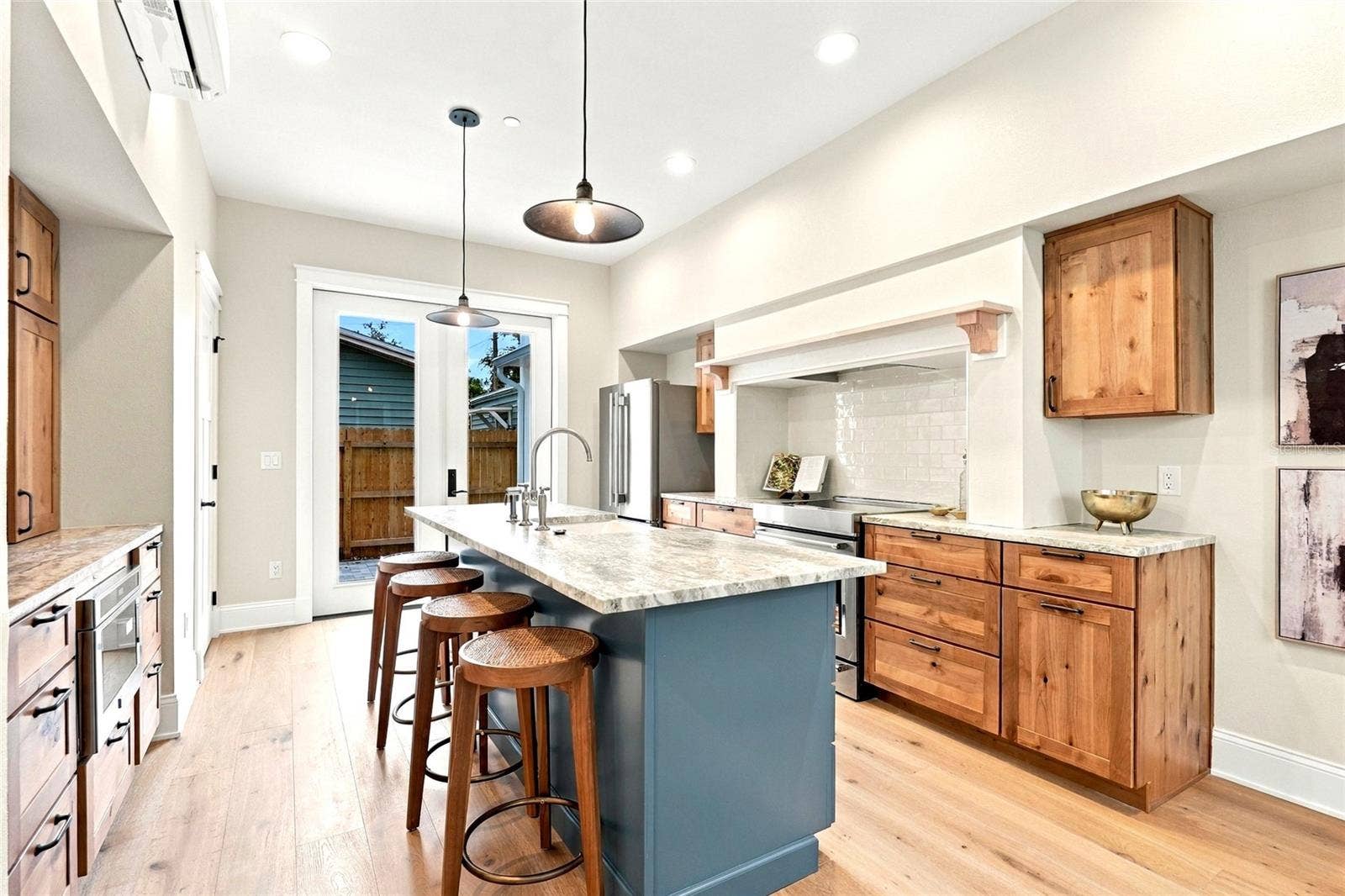 2534 1ST AVENUE N, St Petersburg, FL 33713 1st Floor Kitchen with Stainless steel appliances - AI Example Furnished