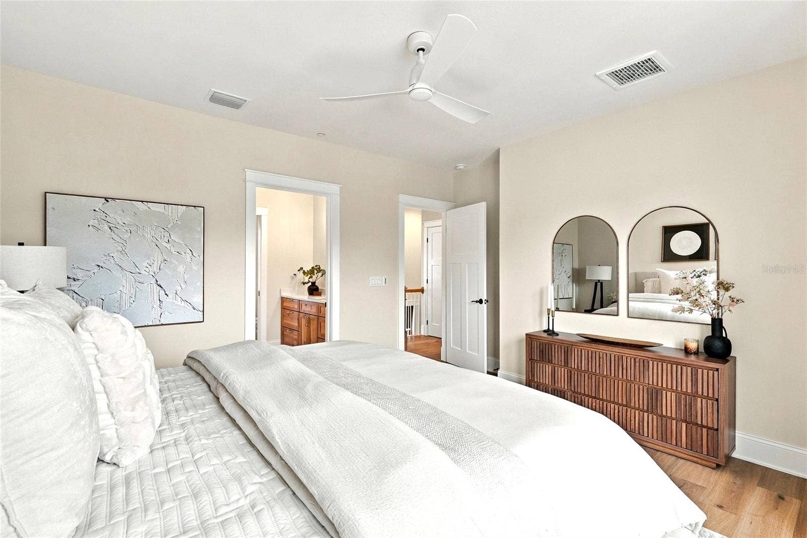 2534 1ST AVENUE N, St Petersburg, FL 33713 2nd Floor Bedroom with En-Suite Bathroom