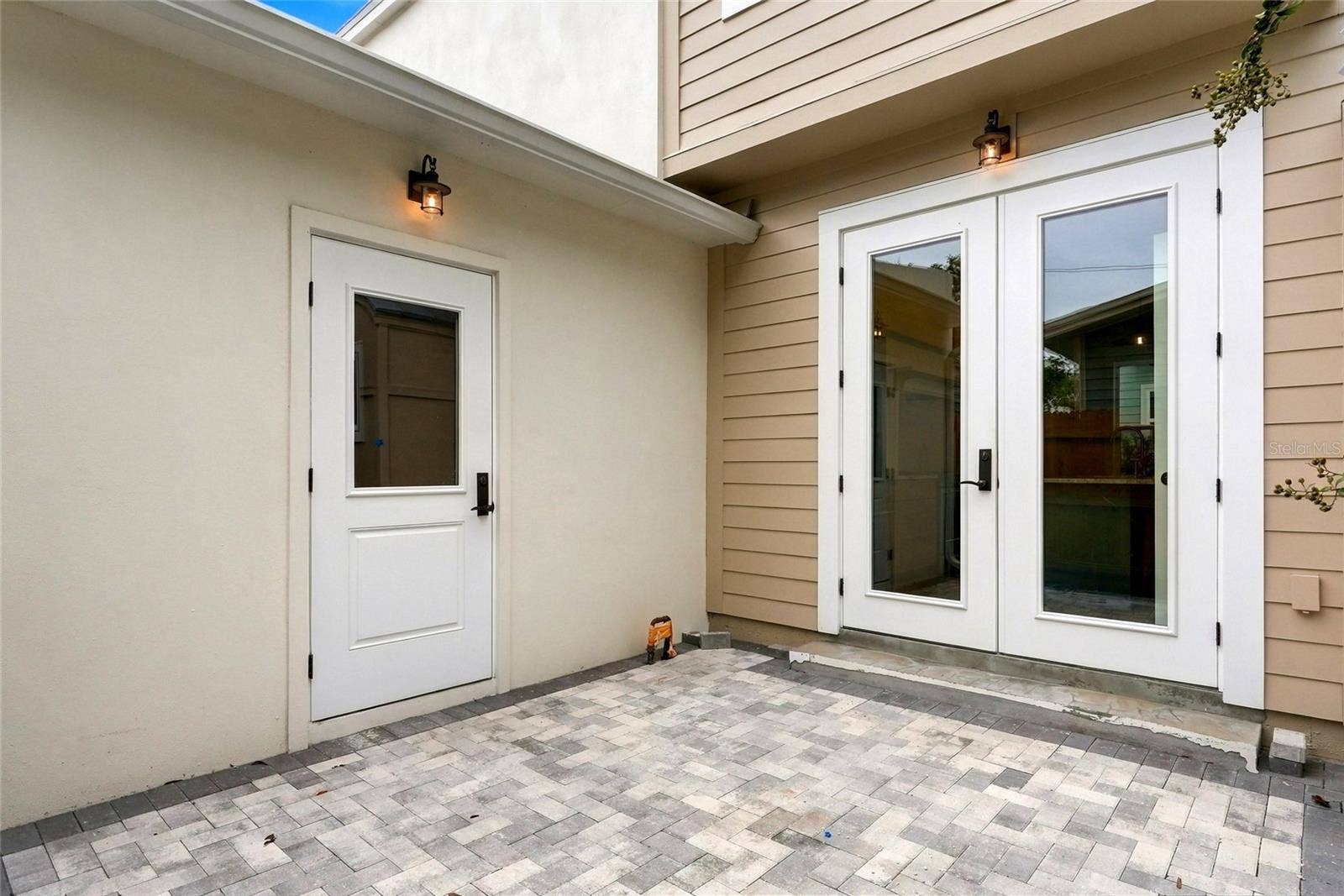2534 1ST AVENUE N, St Petersburg, FL 33713 1st Floor Private Patio with Garage Access and Double Doors to Kitchen