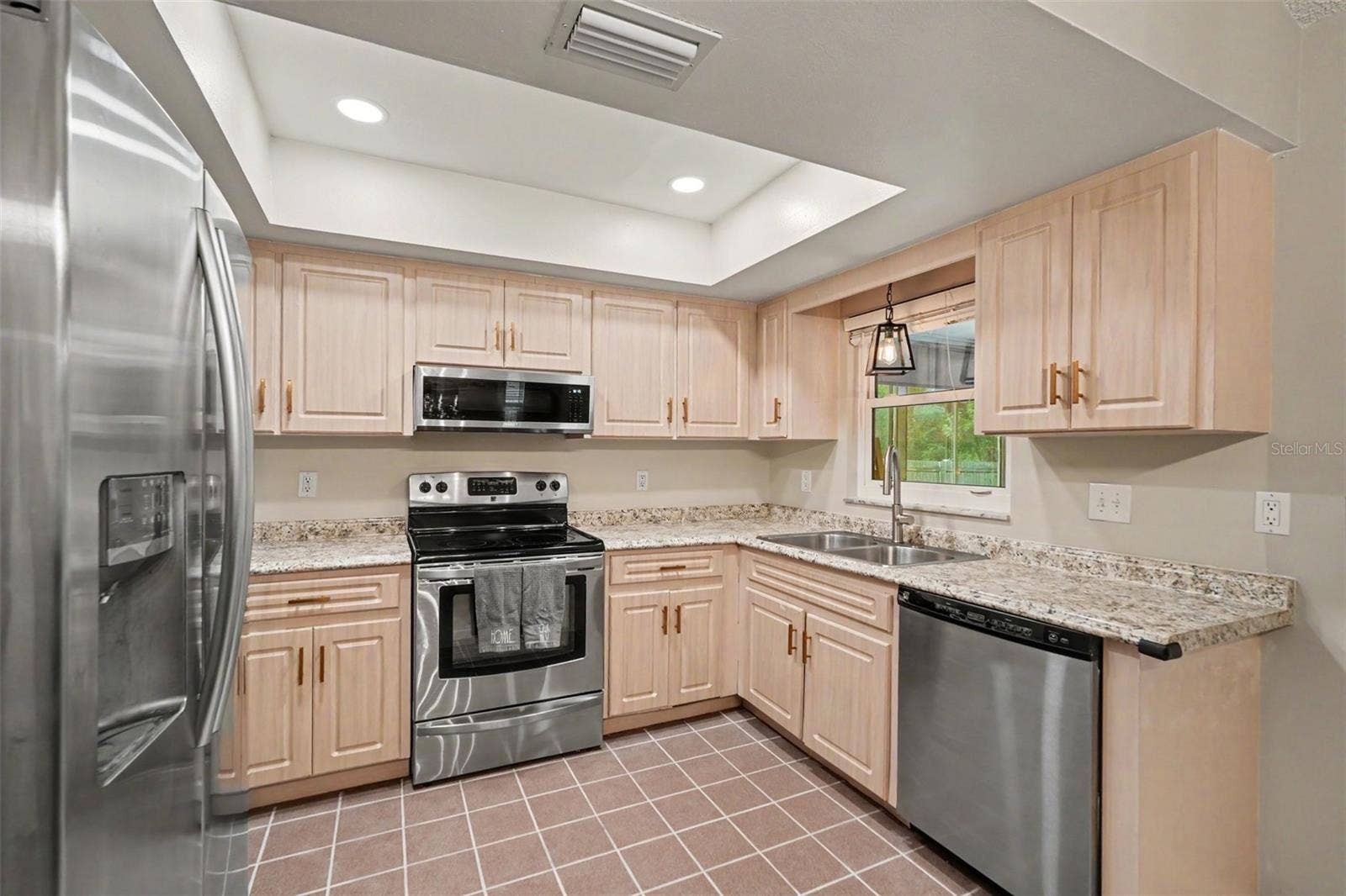 8064 FAWNRIDGE CIRCLE, Tampa, FL 33610 8064 FAWNRIDGE CIRCLE, Tampa, FL 33610