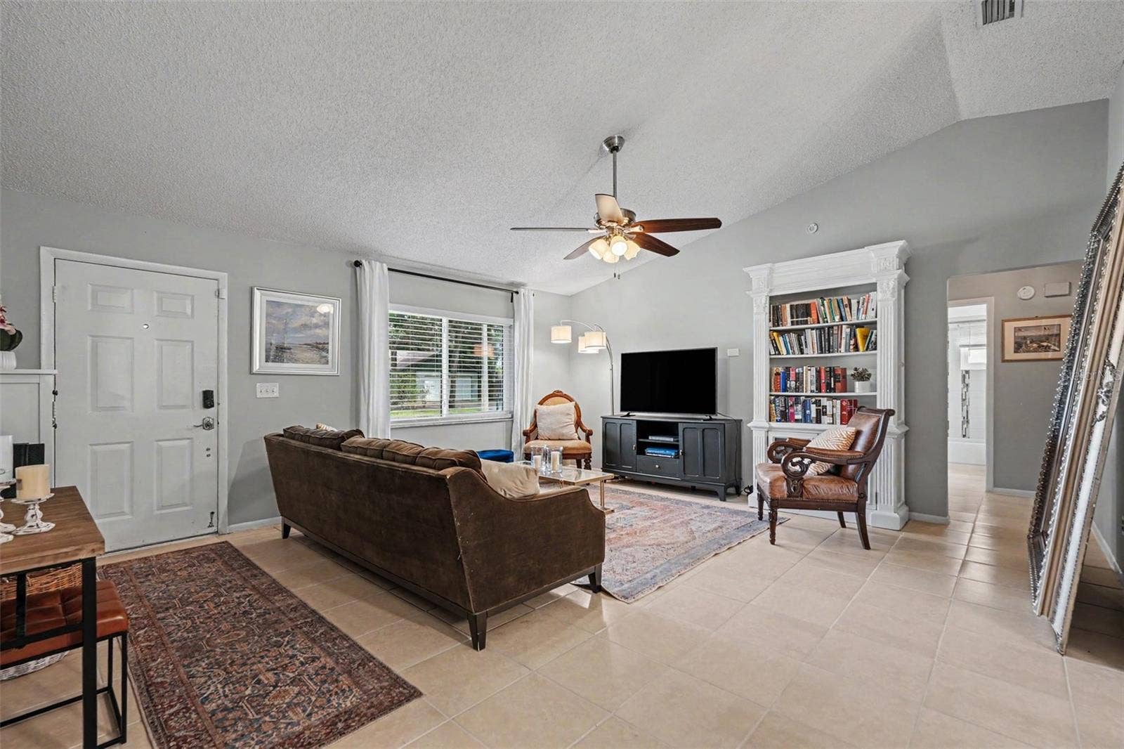 8064 FAWNRIDGE CIRCLE, Tampa, FL 33610 8064 FAWNRIDGE CIRCLE, Tampa, FL 33610