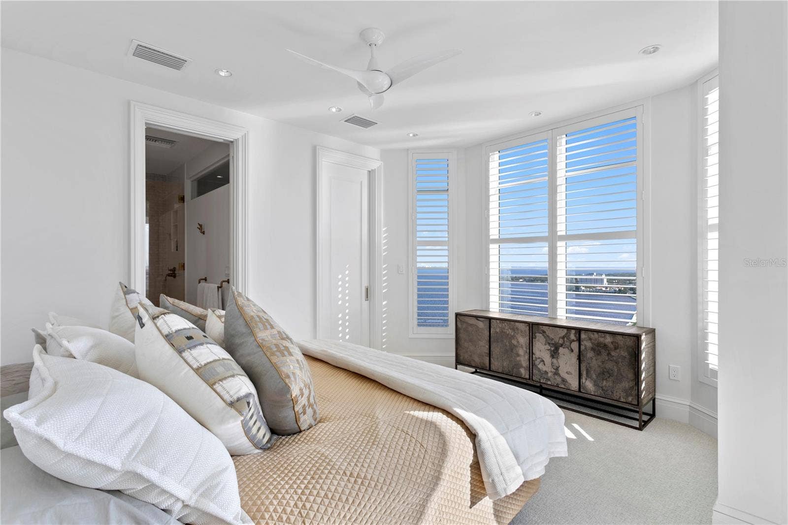 Guest Bedroom (1)