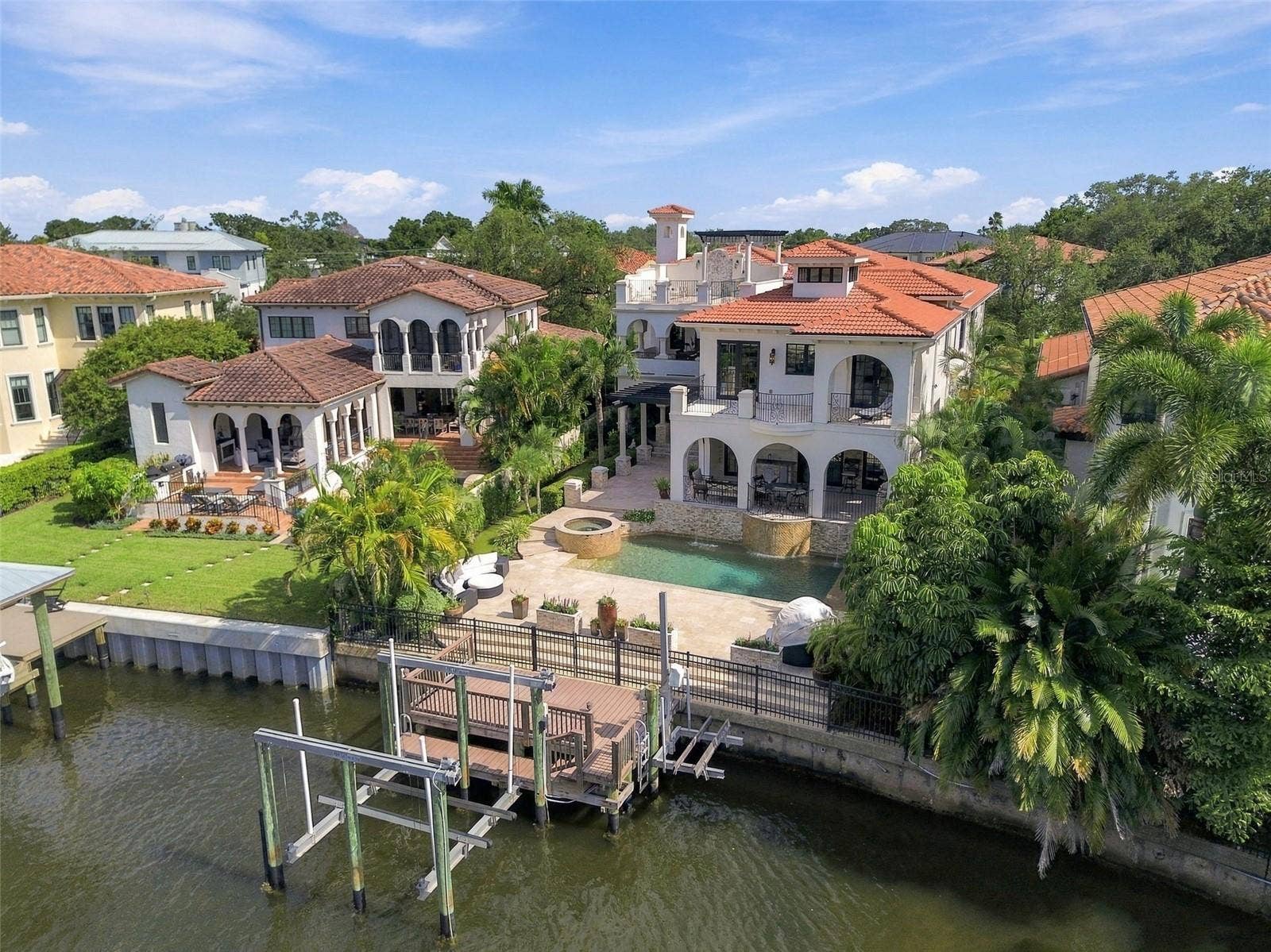58 MARTINIQUE AVENUE, #1/2, Tampa, FL 33606 58 MARTINIQUE AVENUE, #1/2, Tampa, FL 33606