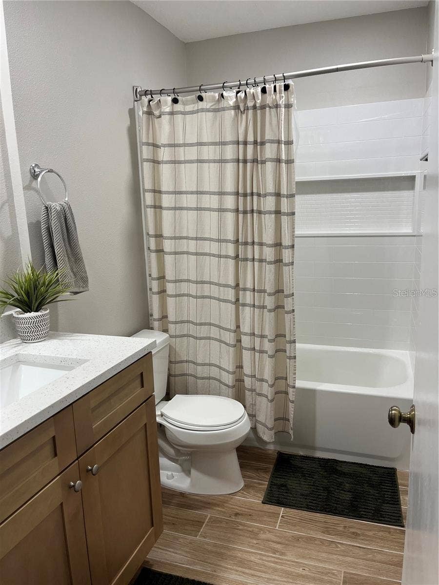 4114 WOODLARK DRIVE, Tampa, FL 33624 4114 WOODLARK DRIVE, Tampa, FL 33624