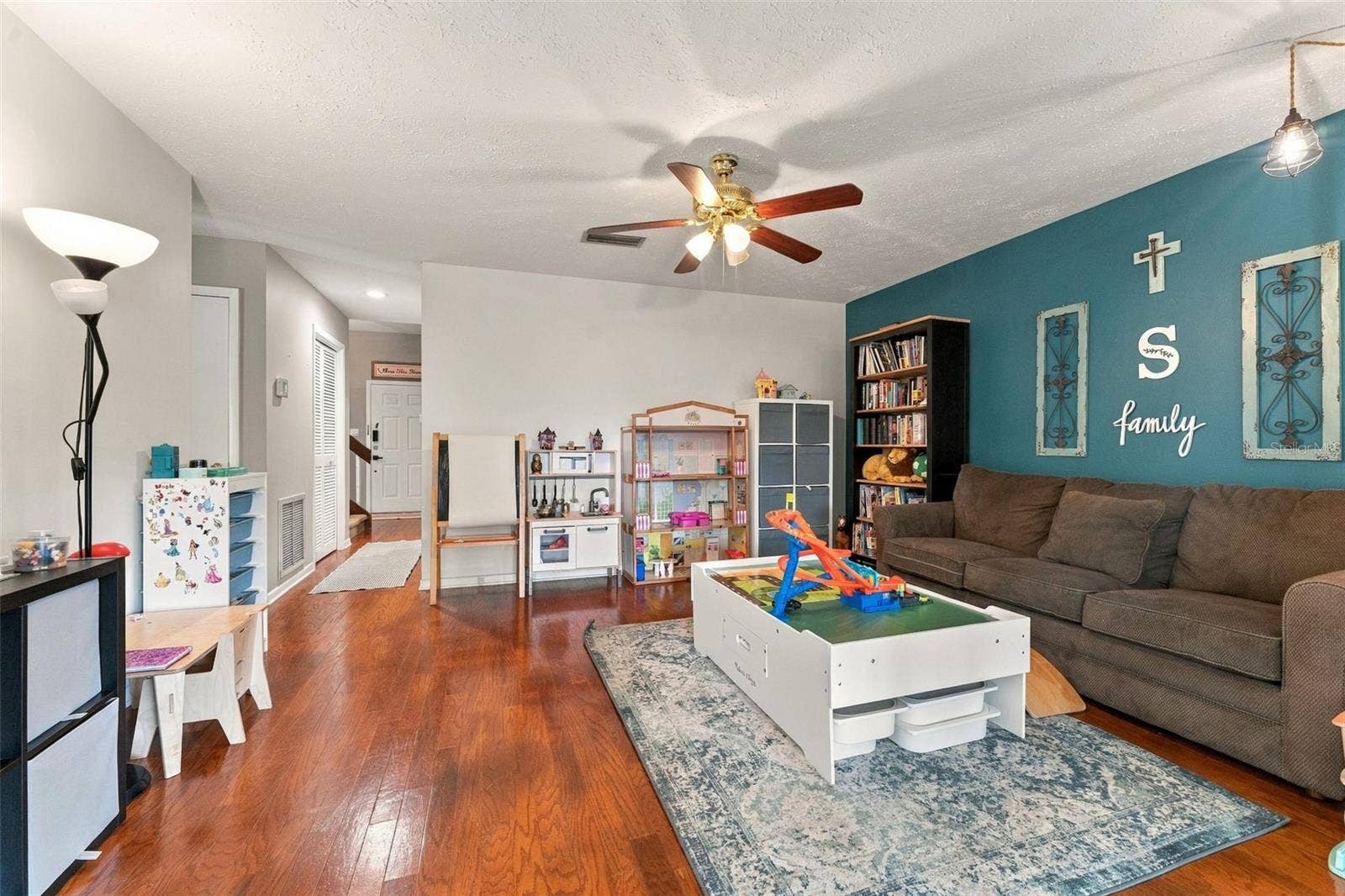 15801 COUNTRY LAKE DRIVE, Tampa, FL 33624 15801 COUNTRY LAKE DRIVE, Tampa, FL 33624
