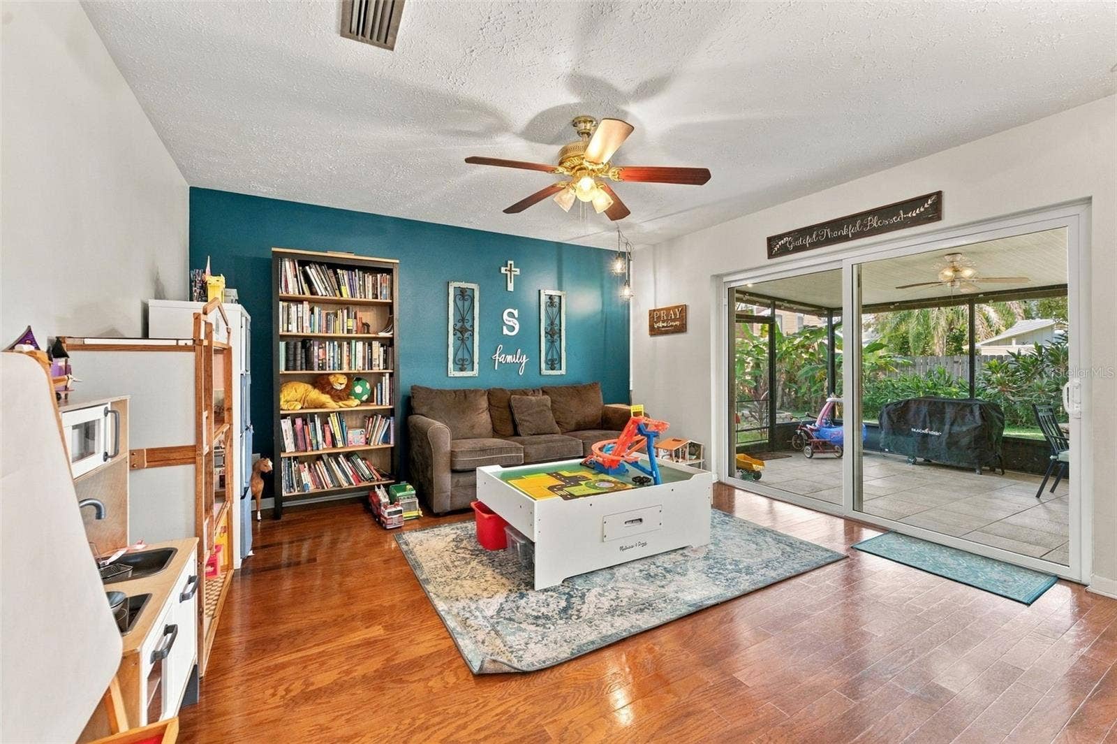15801 COUNTRY LAKE DRIVE, Tampa, FL 33624 15801 COUNTRY LAKE DRIVE, Tampa, FL 33624