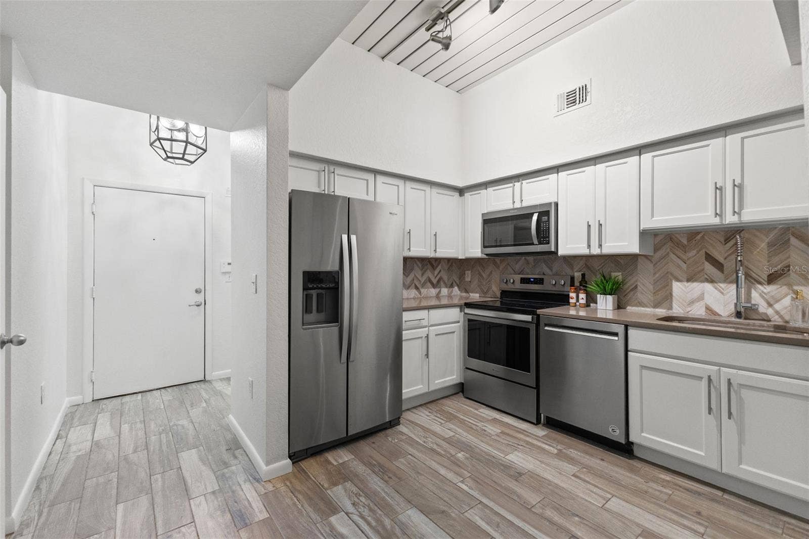 2411 W HORATIO STREET, #519, Tampa, FL 33609