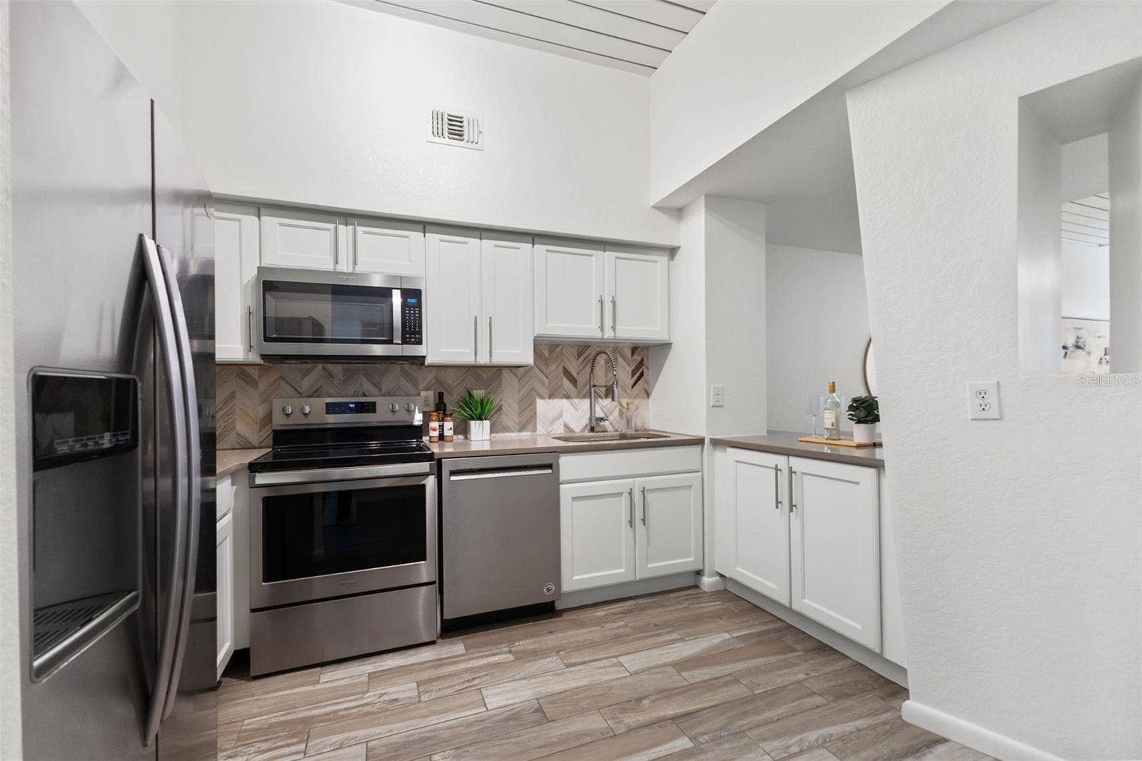 2411 W HORATIO STREET, #519, Tampa, FL 33609