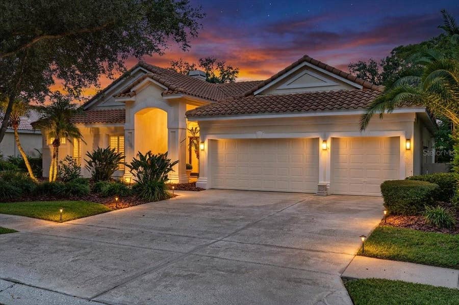 Property photo for 9101 WOODRIDGE RUN DR, Tampa, FL