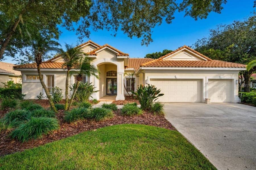Property photo for 9101 WOODRIDGE RUN DR, Tampa, FL