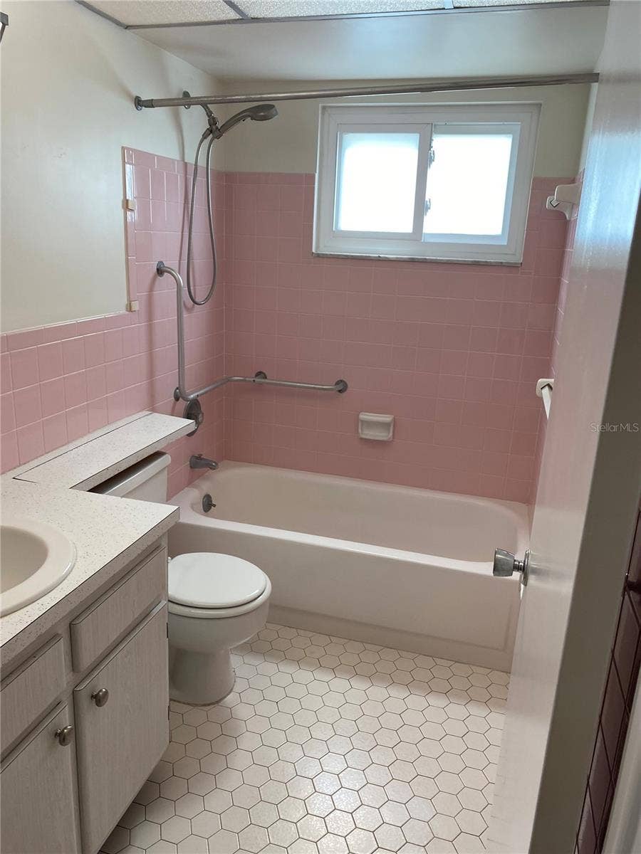 8402 111TH STREET, #106, Seminole, FL 33772 Master Bath