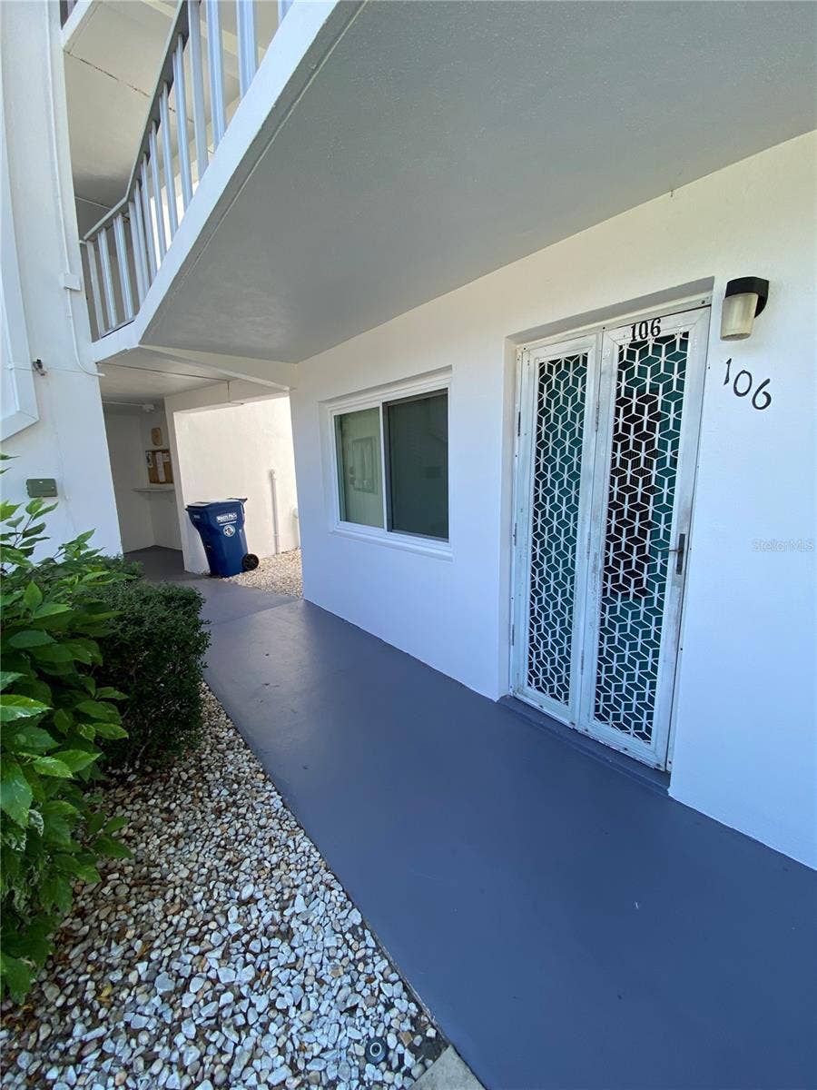 8402 111TH STREET, #106, Seminole, FL 33772 Breezway Bldg. 33