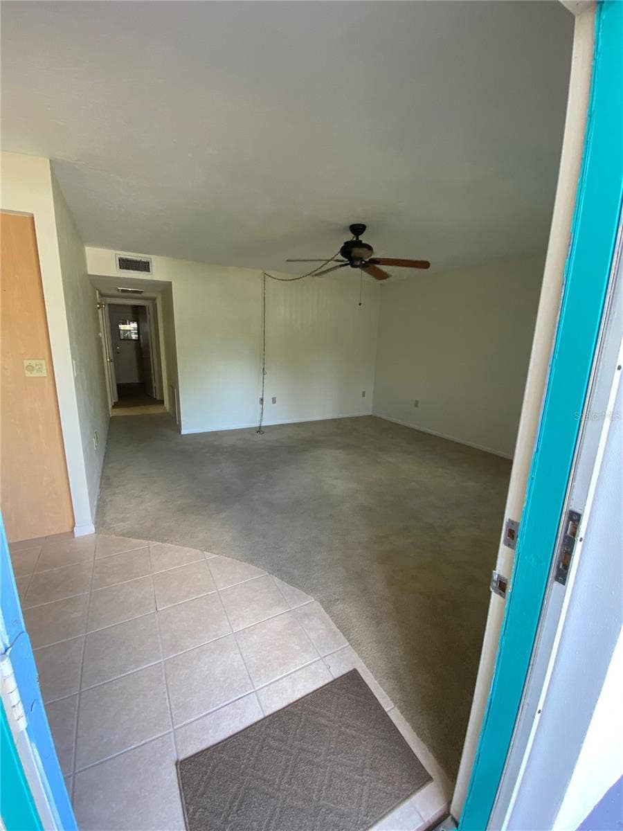 8402 111TH STREET, #106, Seminole, FL 33772 Living Room