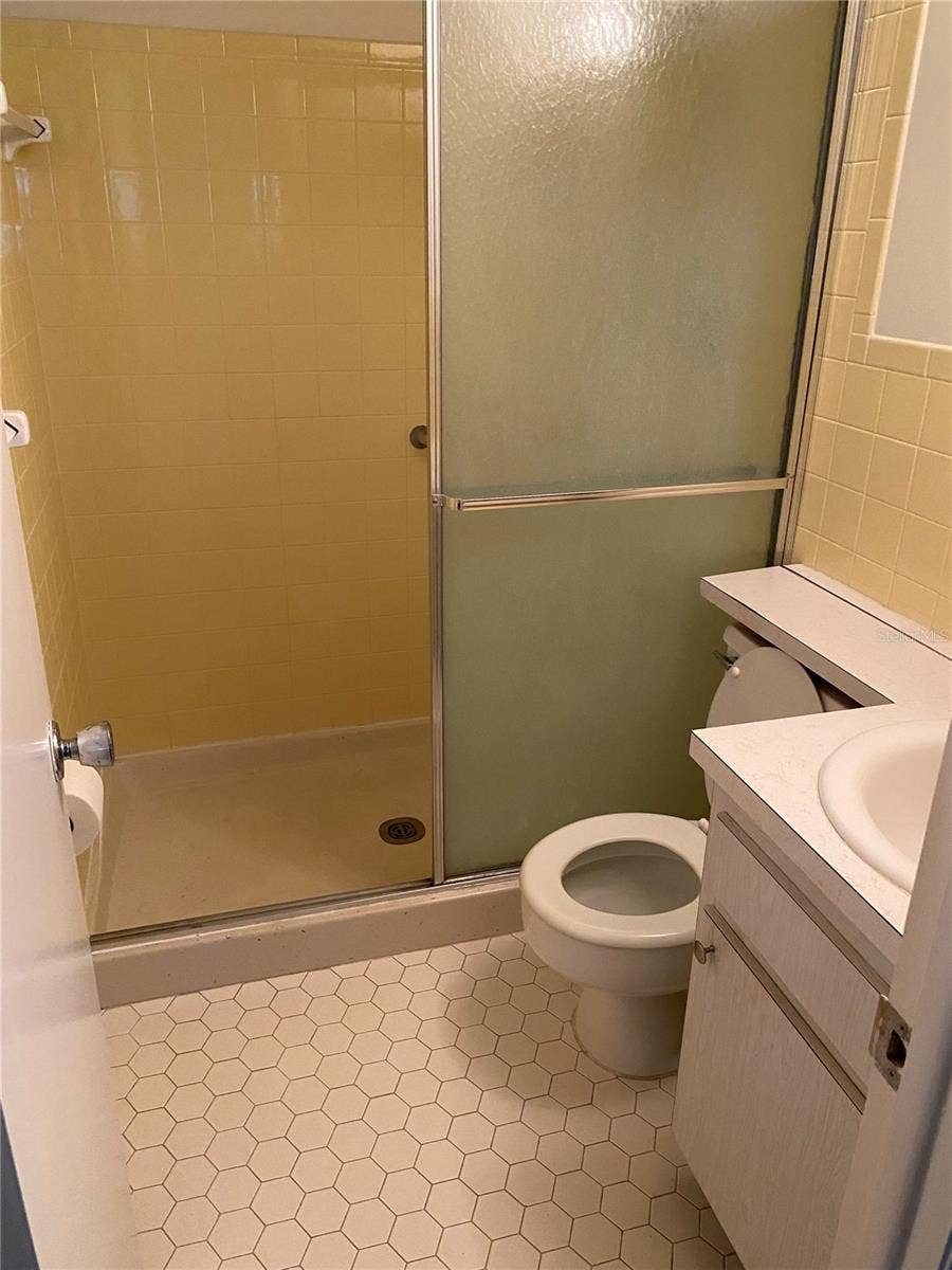8402 111TH STREET, #106, Seminole, FL 33772 Second Bath