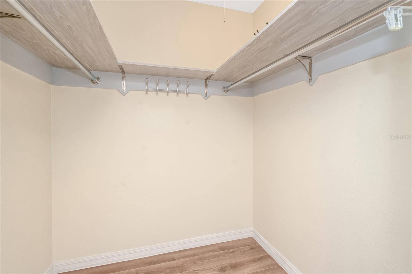 6308 NEWTOWN CIRCLE, #8C1, Tampa, FL 33615 6308 NEWTOWN CIRCLE, #8C1, Tampa, FL 33615