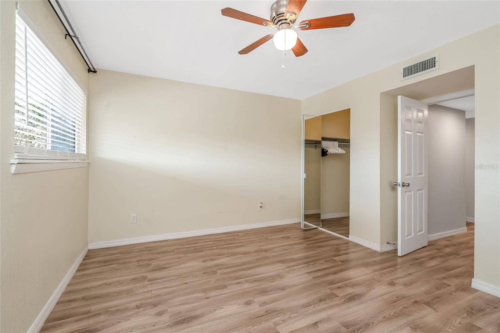 6308 NEWTOWN CIRCLE, #8C1, Tampa, FL 33615 6308 NEWTOWN CIRCLE, #8C1, Tampa, FL 33615